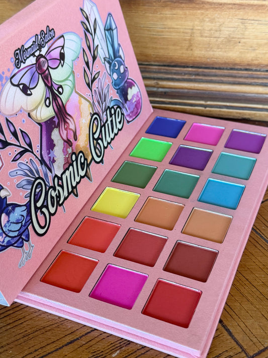 COSMIC CUTIE - Mermaid Salon 16 Pan Eyeshadow Palette