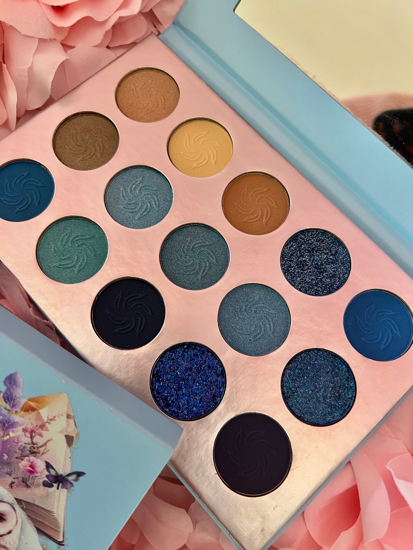 LOST IN FROST - Eyeshadow Palette