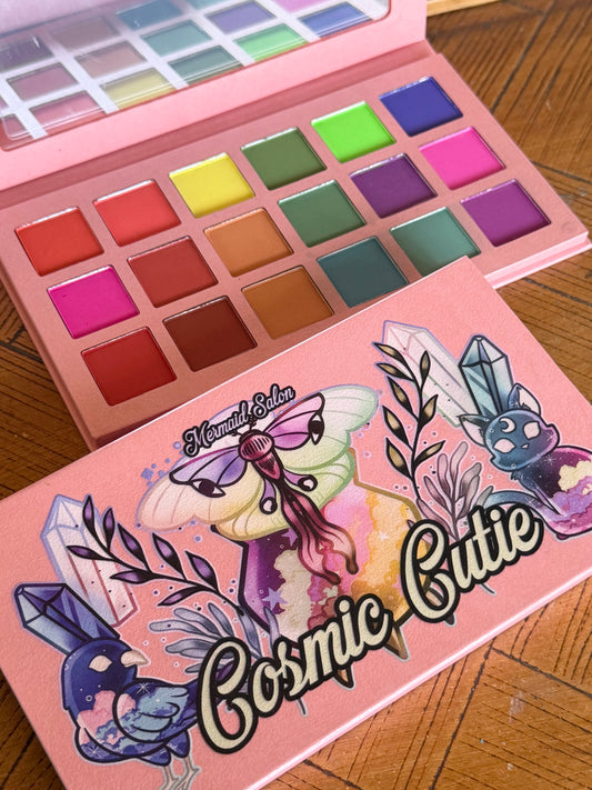 COSMIC CUTIE - Mermaid Salon 16 Pan Eyeshadow Palette