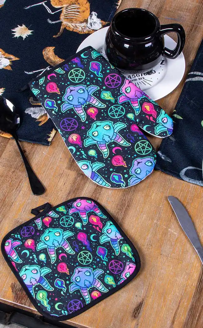 SCREAMIN’ DEMON - Oven Mitt Set