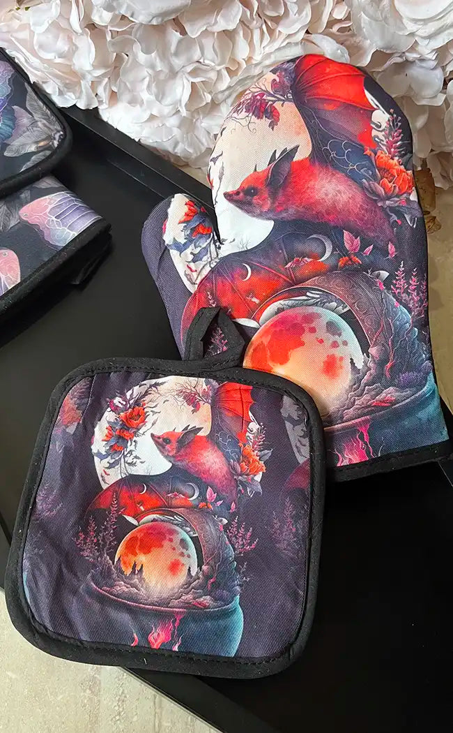 BLOOD MOON - Oven Mitt Set