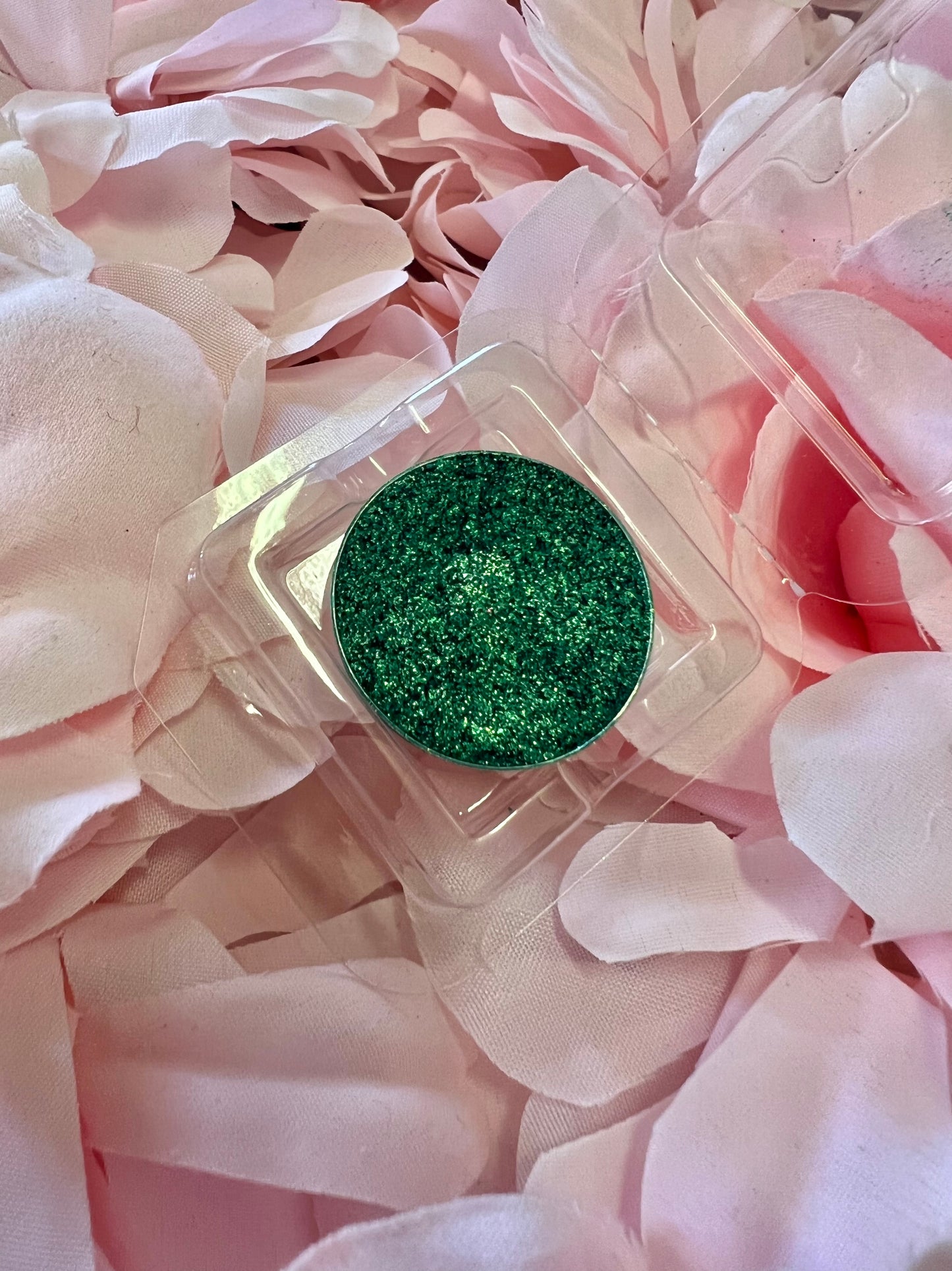 D27 MERMAID TALE - Iridescent pressed pigment refill pan