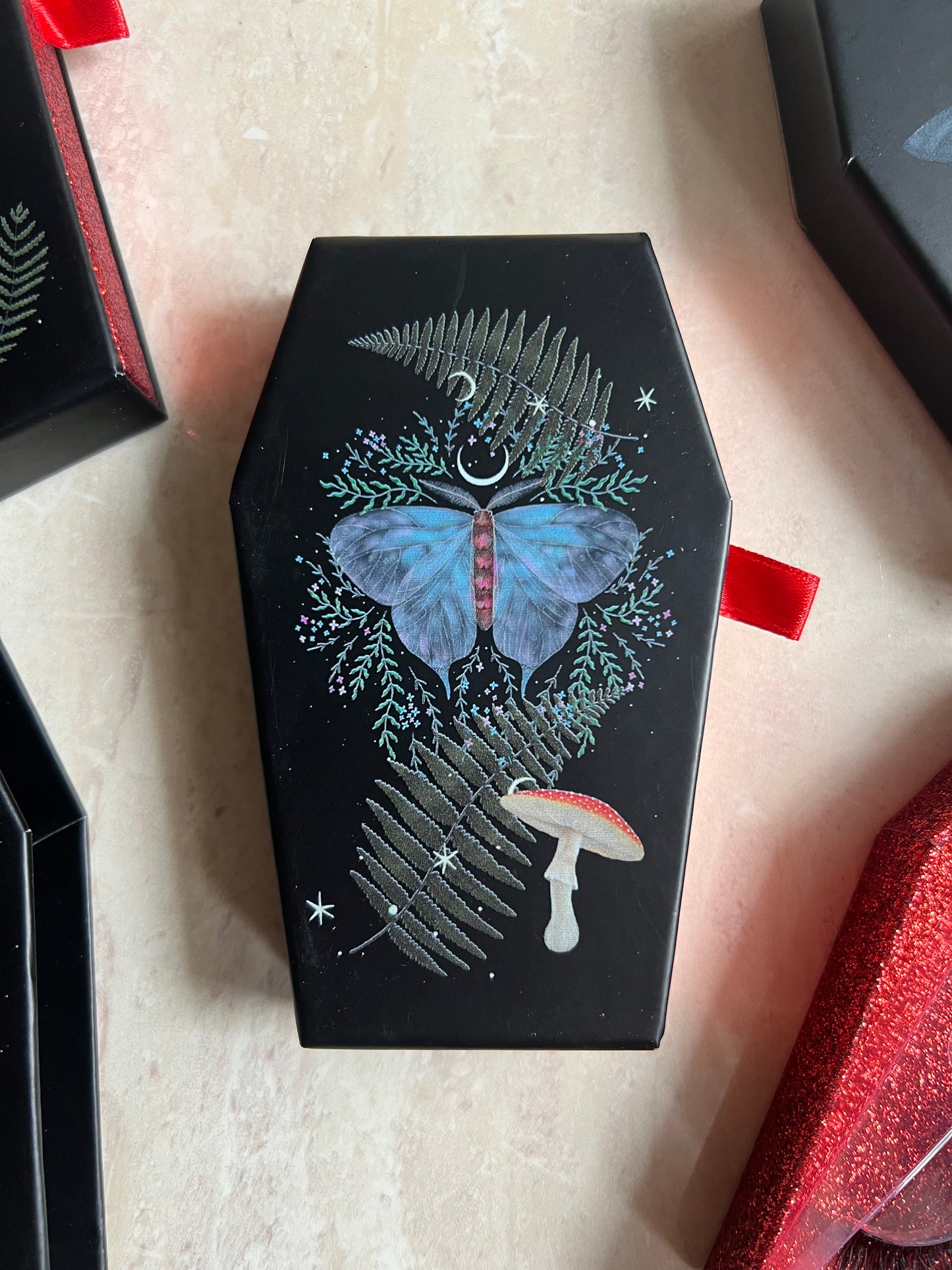 BLUE MOON false lashes in glitter coffin
