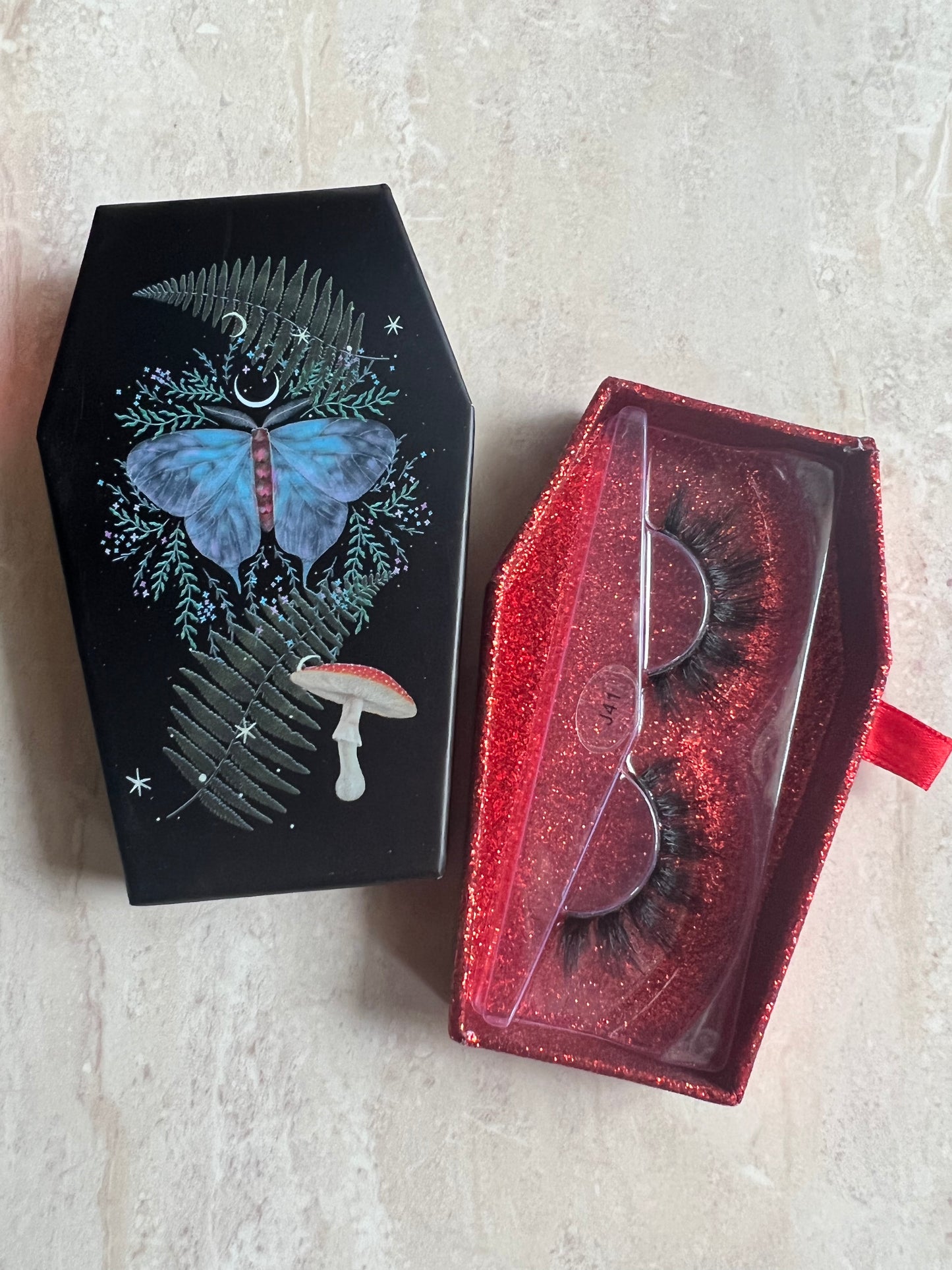 BLUE MOON false lashes in glitter coffin