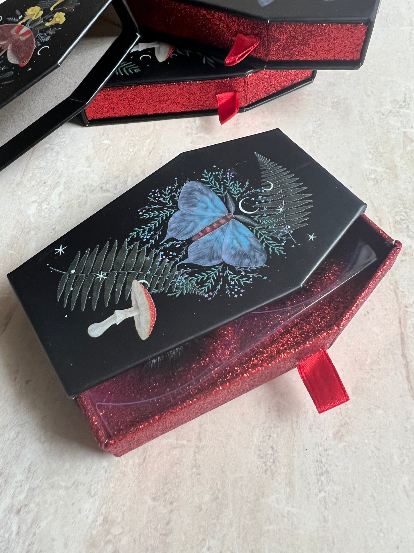 BLUE MOON false lashes in glitter coffin