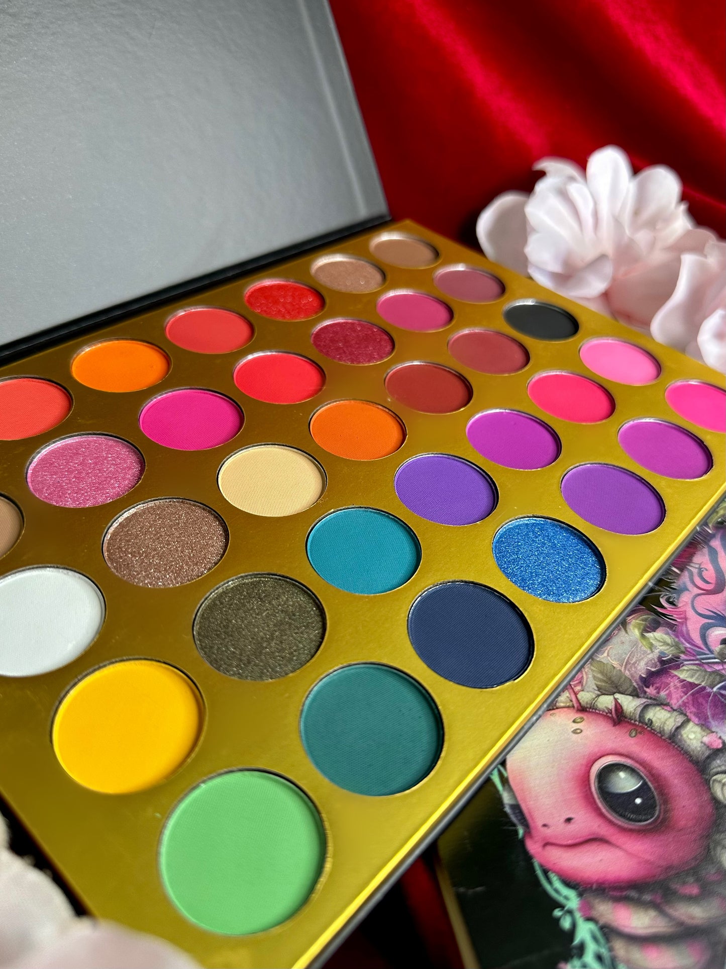 WONDERLAND - Pressed pigment Palette