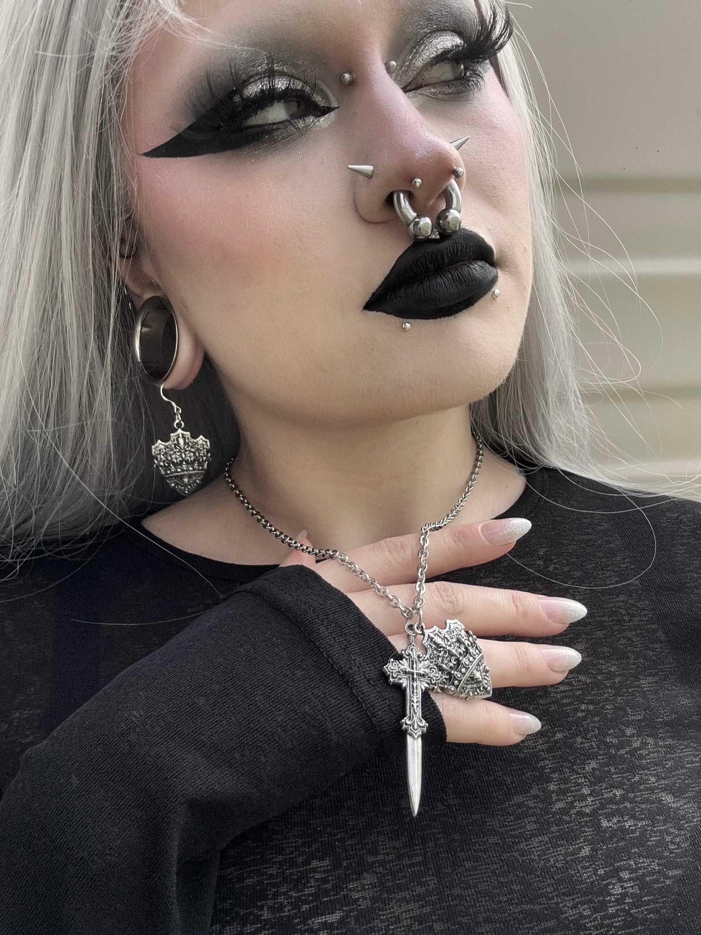 Shield & protect - Mother of Hades Cast Necklace
