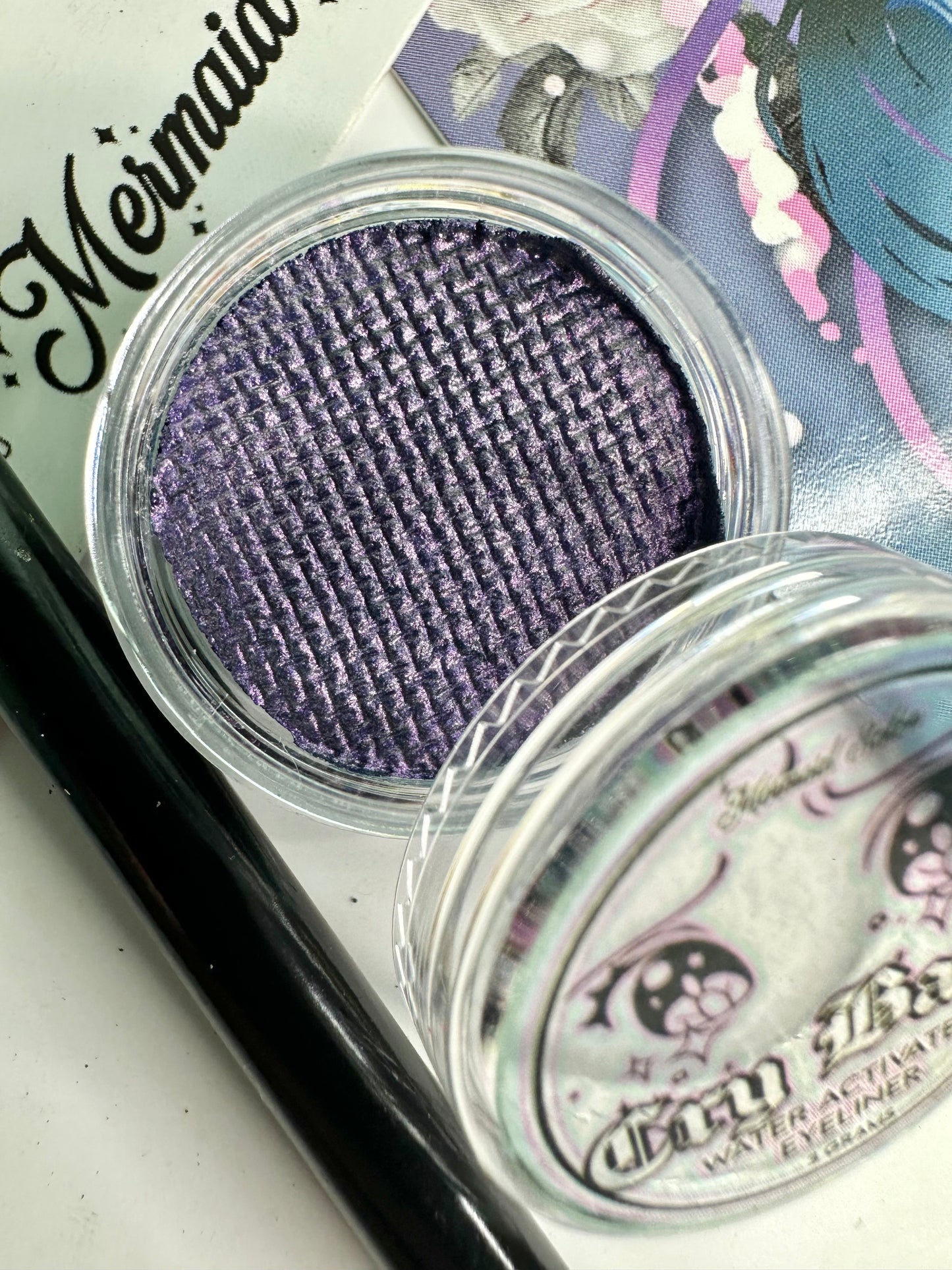 MAJESTY - IRIDESCENT CryBaby Aqua Liner