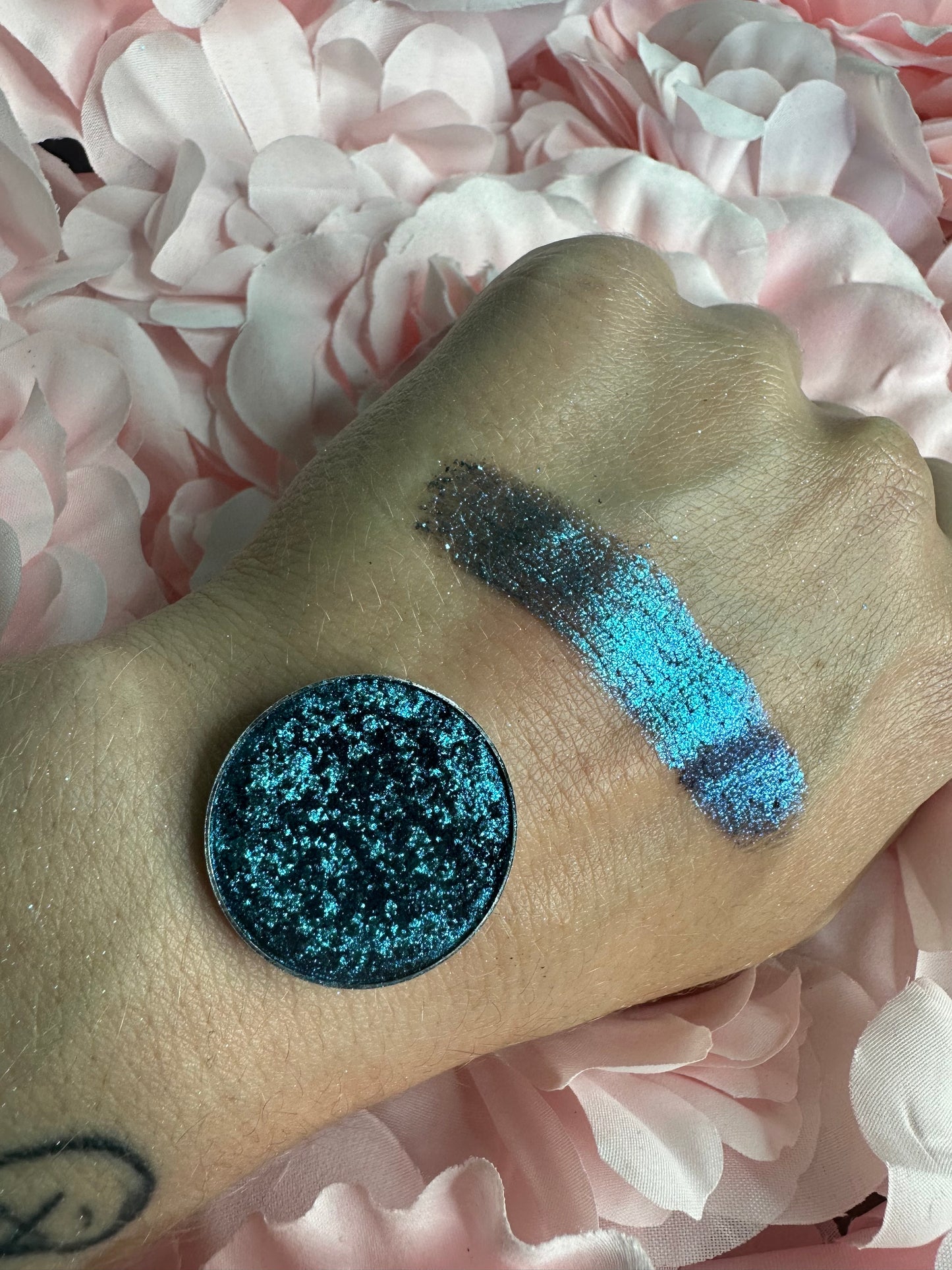 D55 BLU BLOOD - Iridescent pressed pigment refill pan