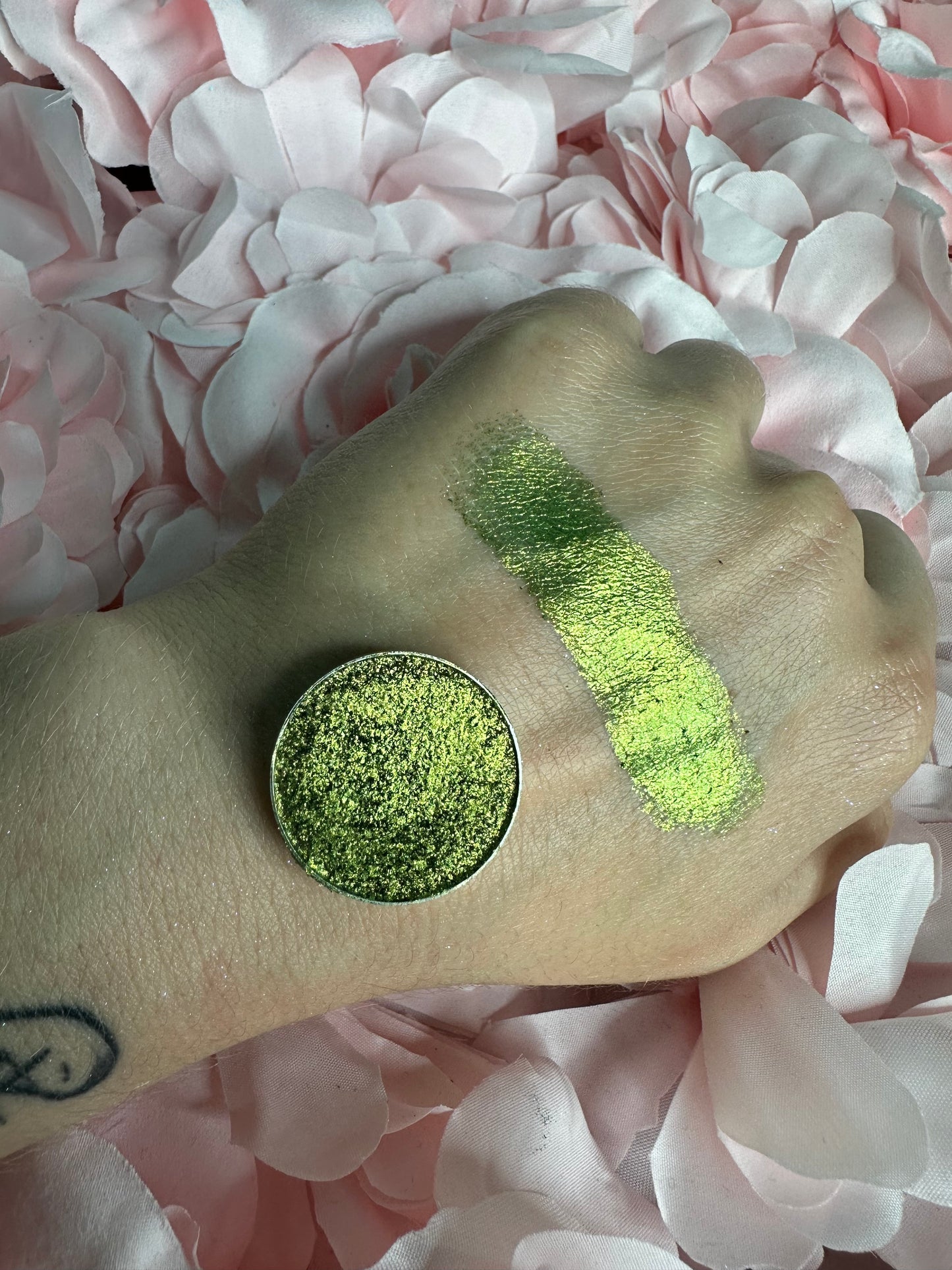 D43 MEADOW - Iridescent pressed pigment refill pan