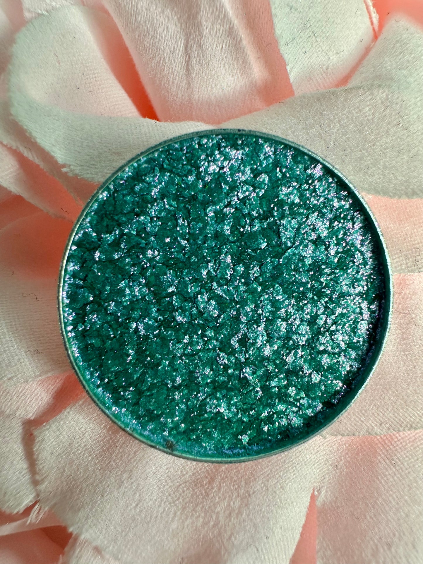 D52 FLOUNDER - Iridescent pressed pigment refill pan