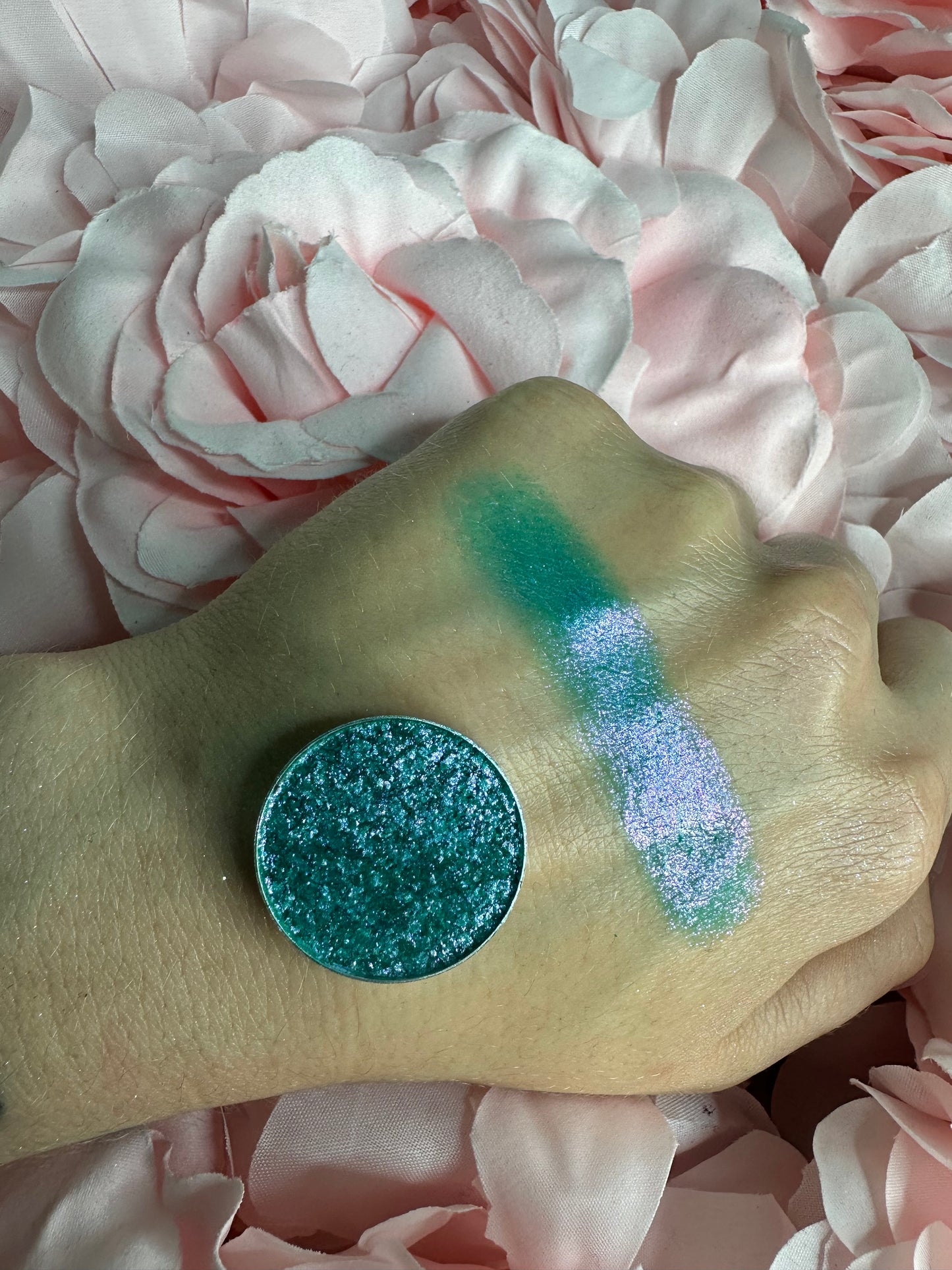 D52 FLOUNDER - Iridescent pressed pigment refill pan
