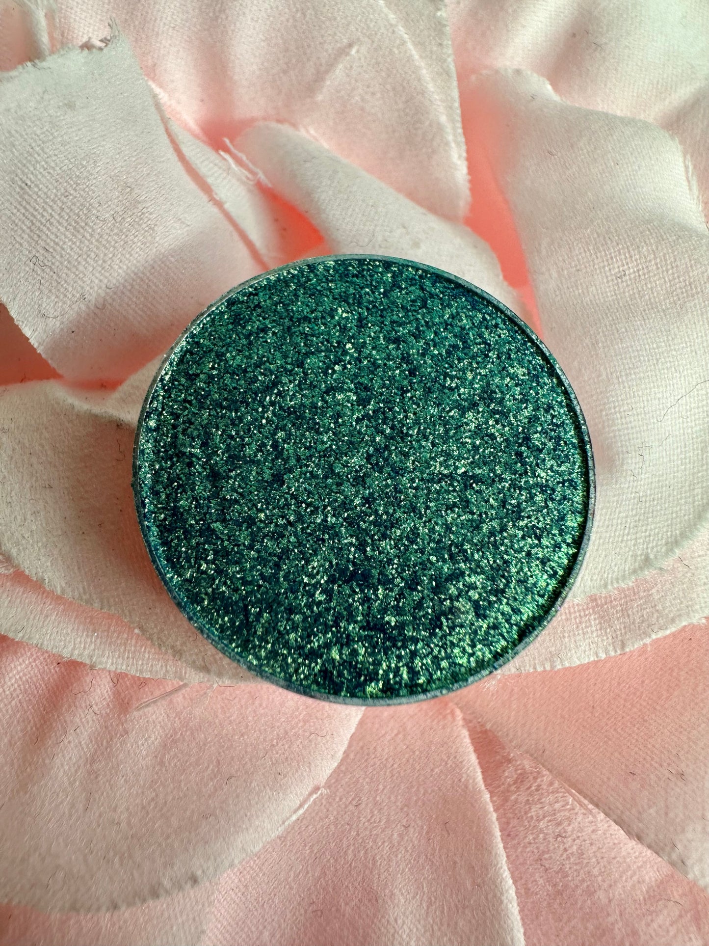 D15 SEA MOSS - Iridescent pressed pigment refill pan