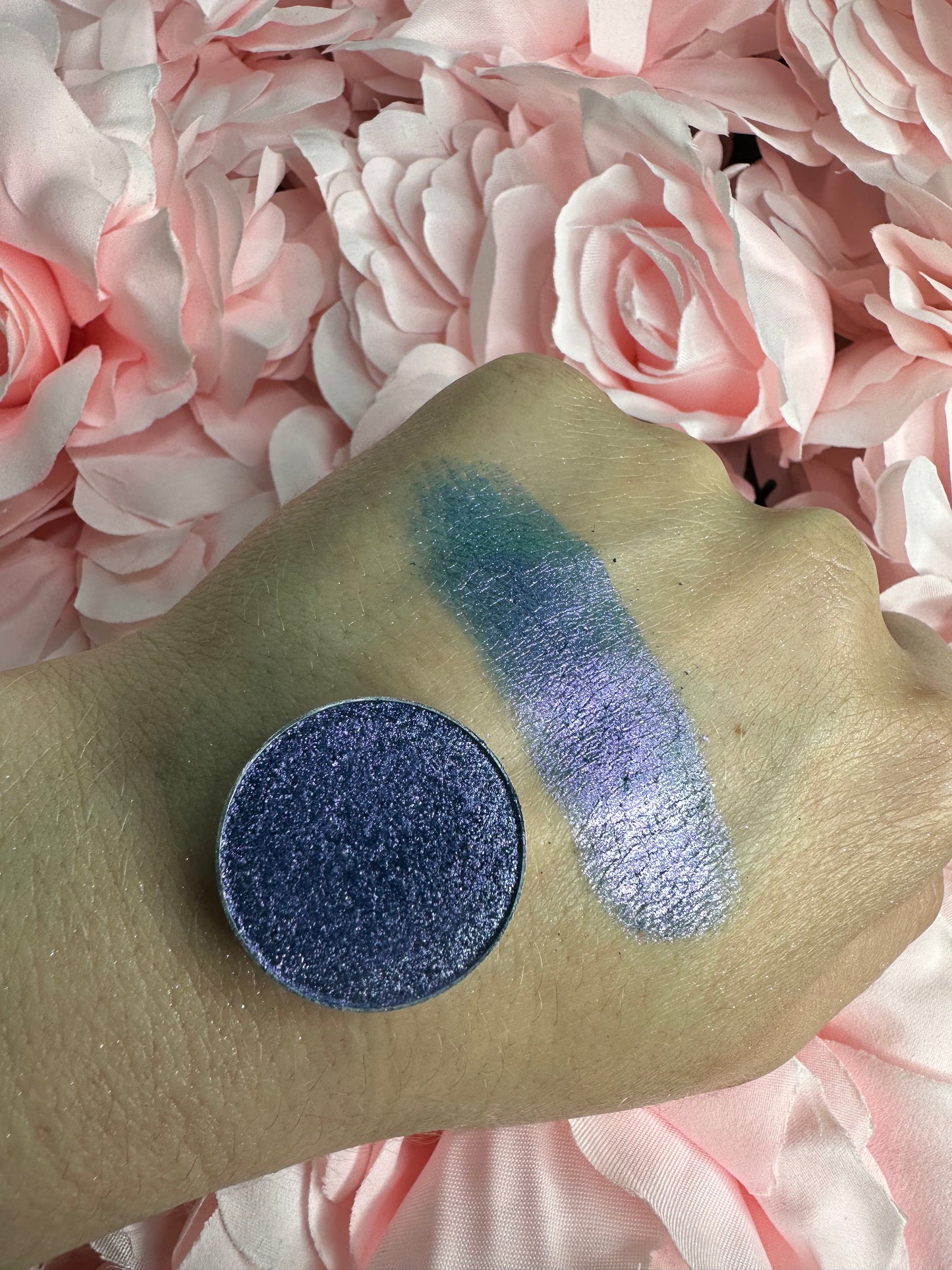 D18 HYACINTH - Iridescent pressed pigment refill pan