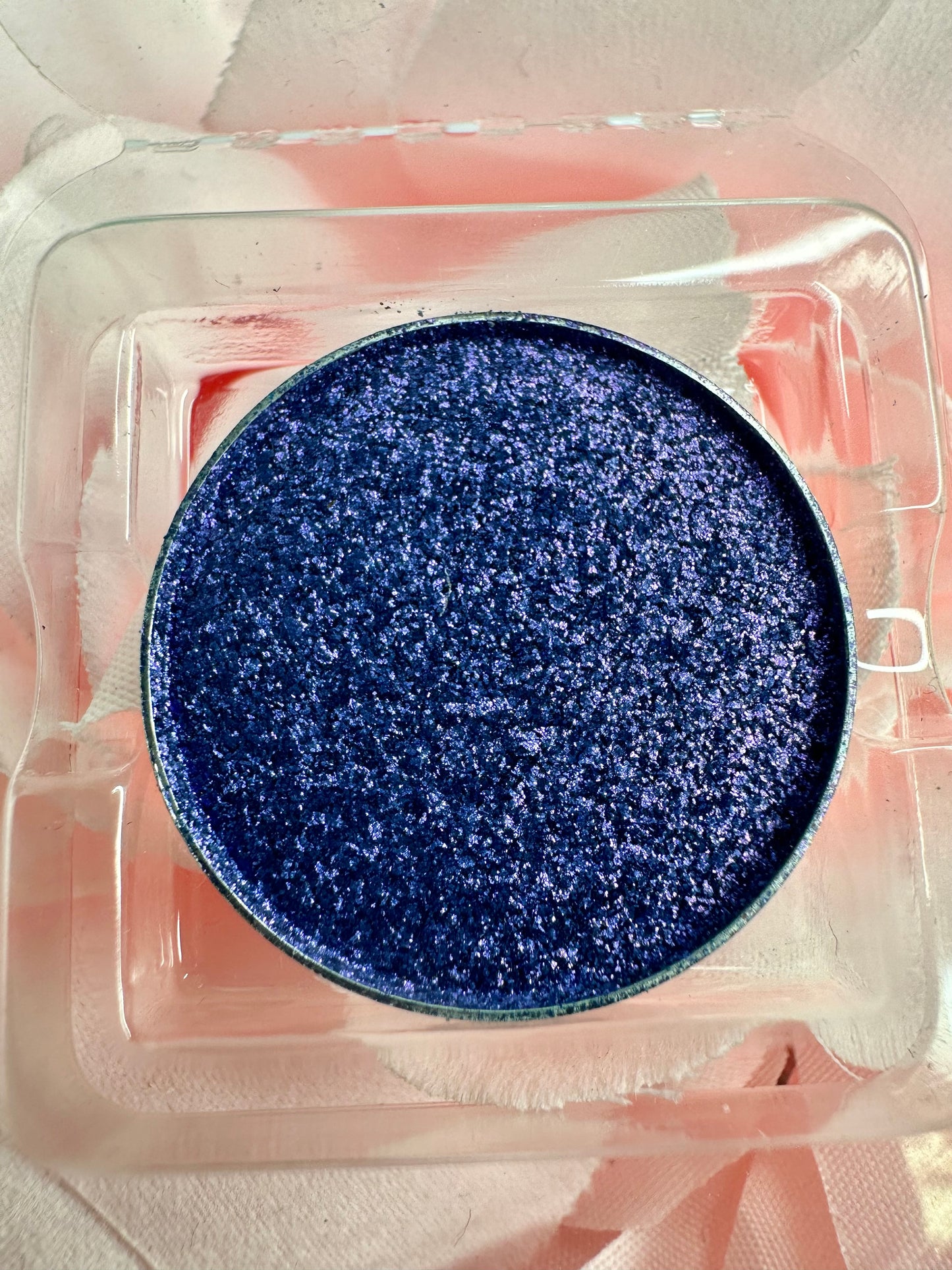D20 WICCA - Iridescent pressed pigment refill pan to