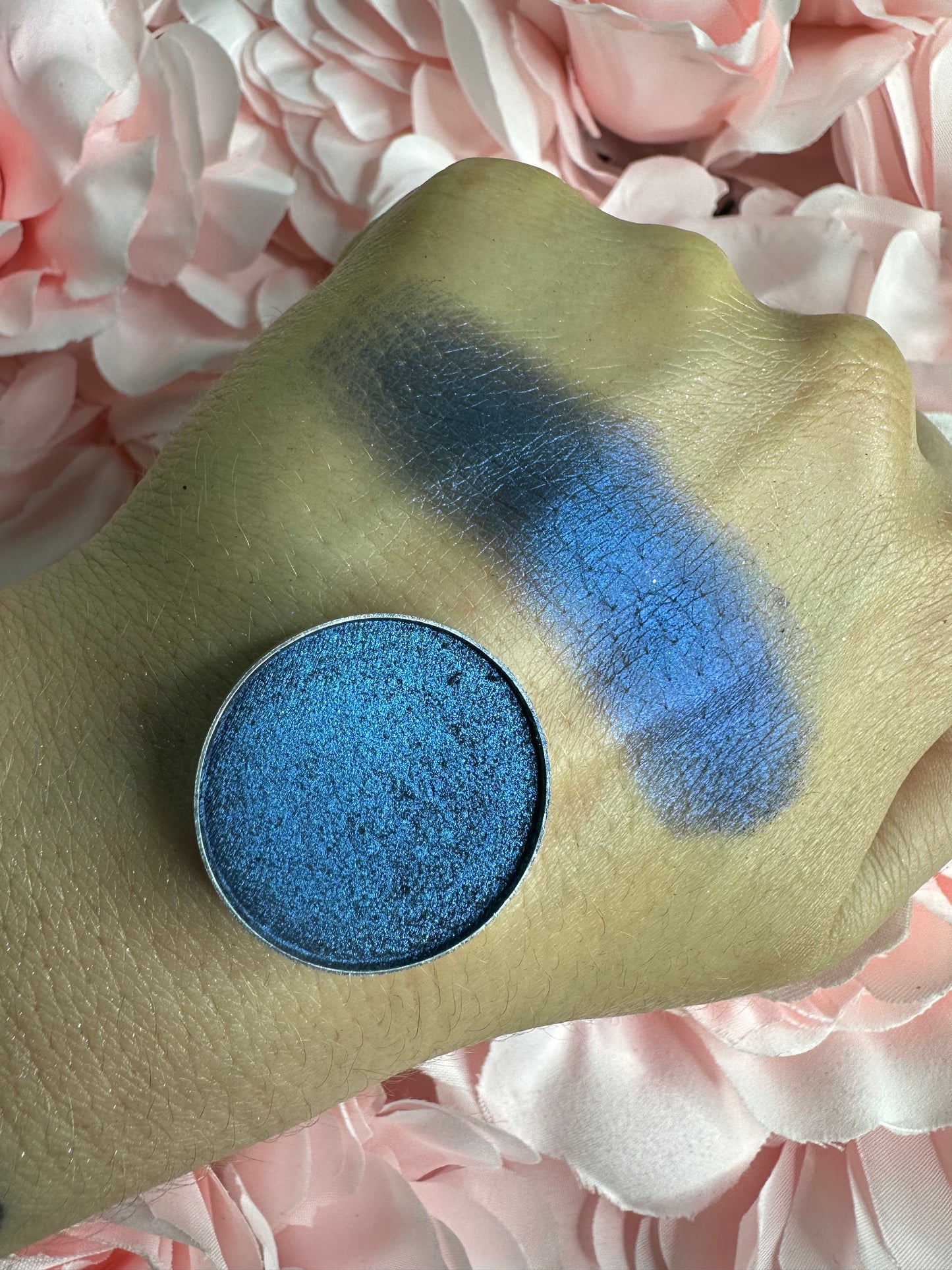 D57 BLASPHEMY - Iridescent pressed pigment refill pan