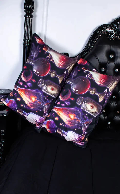 CURIOUS CABINET PILLOW SLIP SET