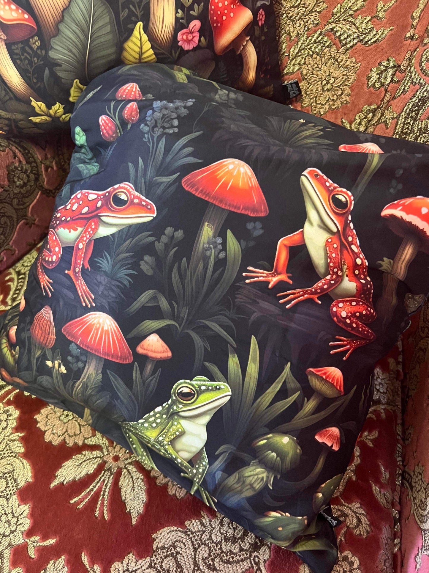 Scarlet Swamp - Cushion Cover set