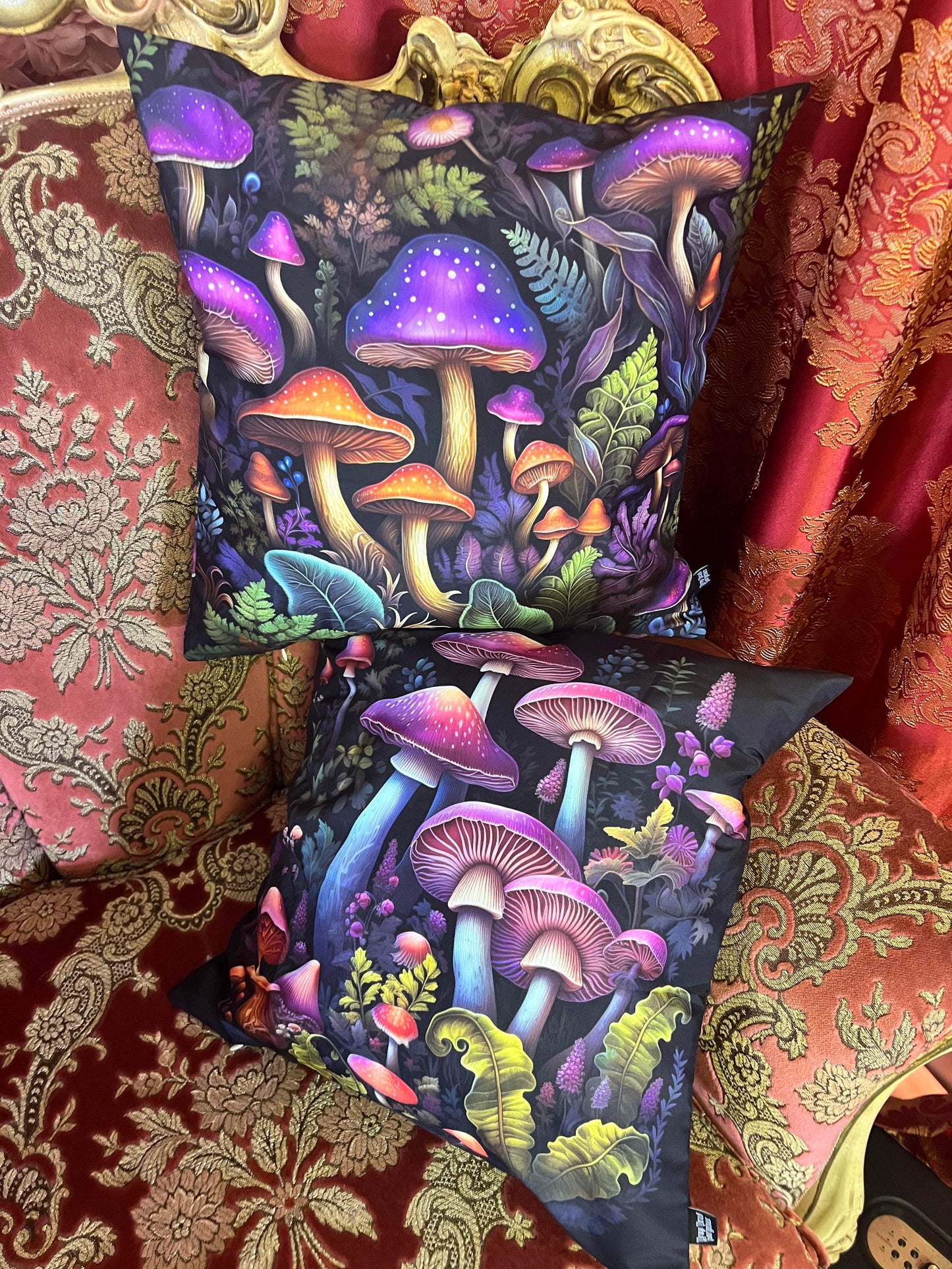 Luminous Gloom - Cushion Cover set