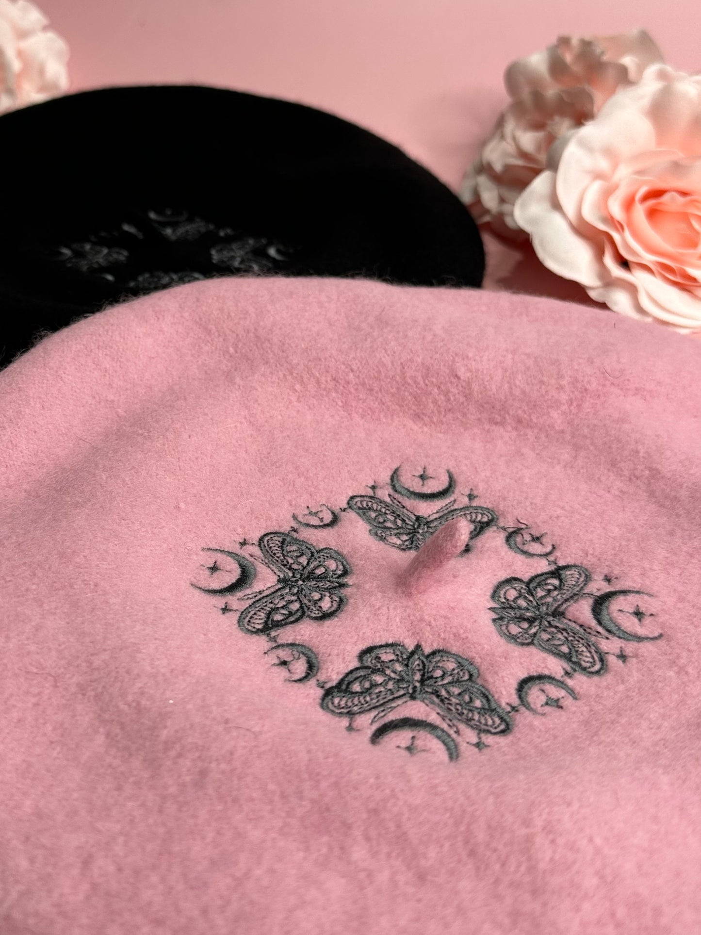 MOTH & MOON - embroidered beret