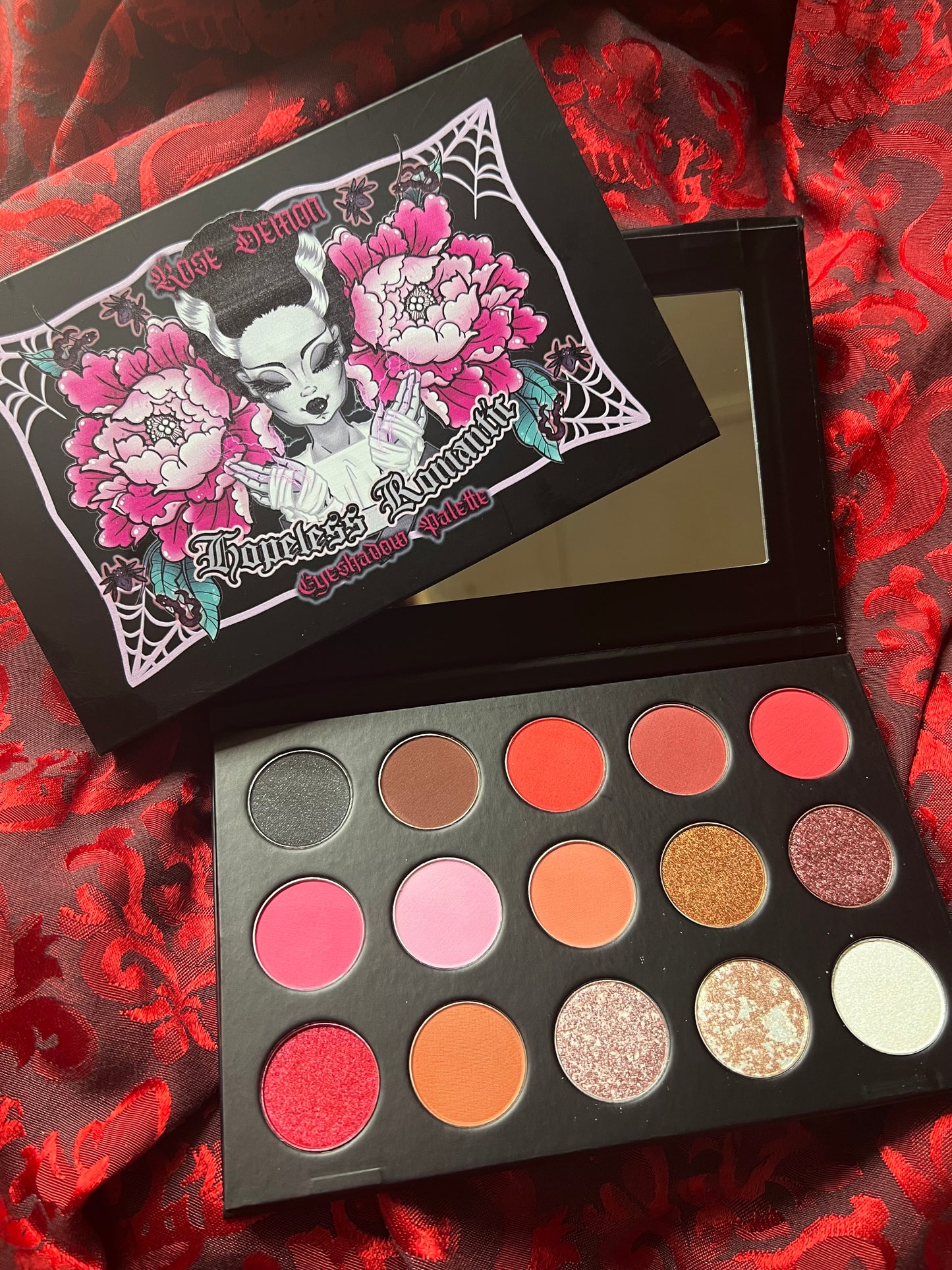 HOPELESS ROMANTIC - Pressed eyeshadow palette