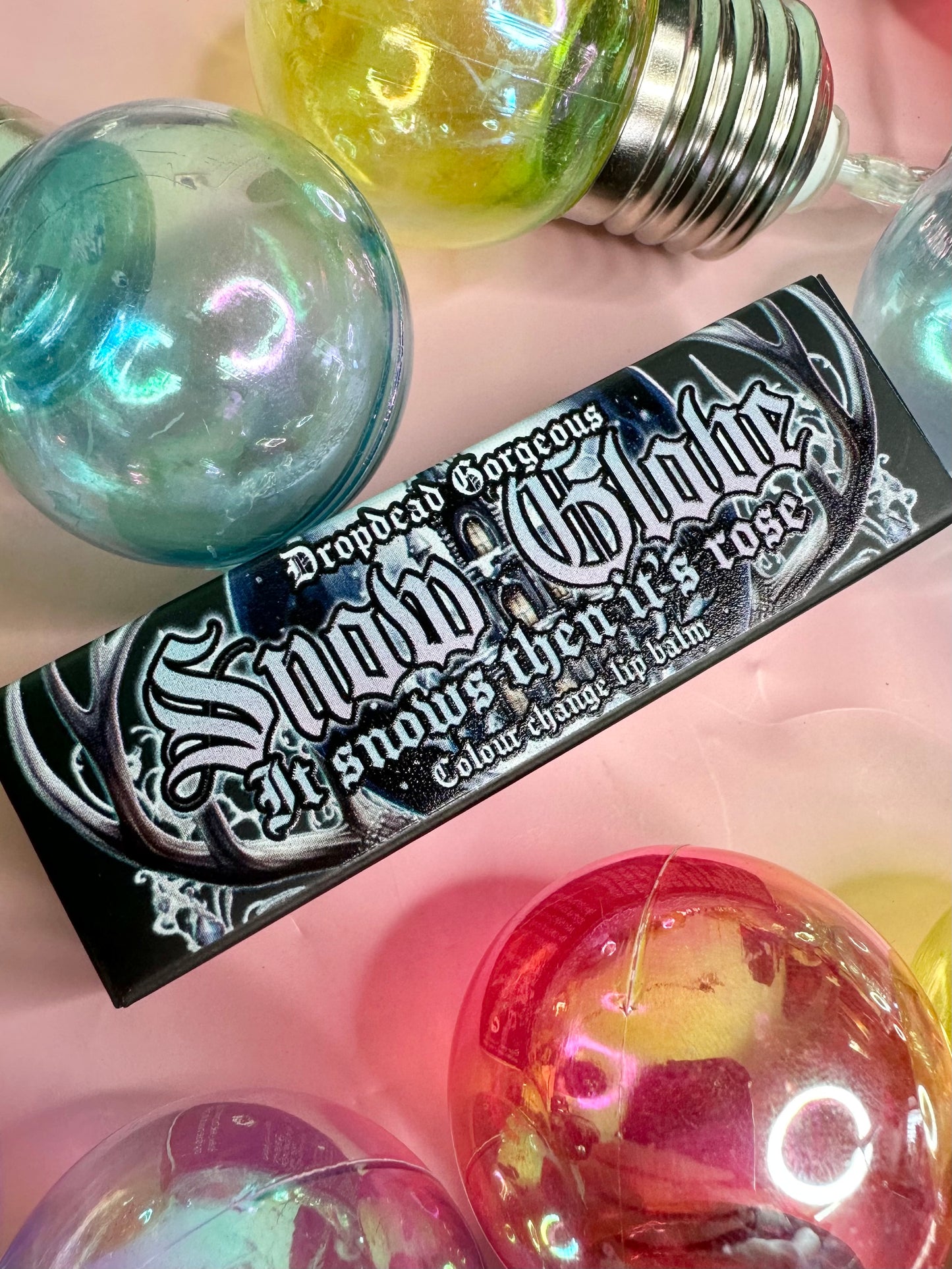 IT SNOWS - Snow globe colour change balm