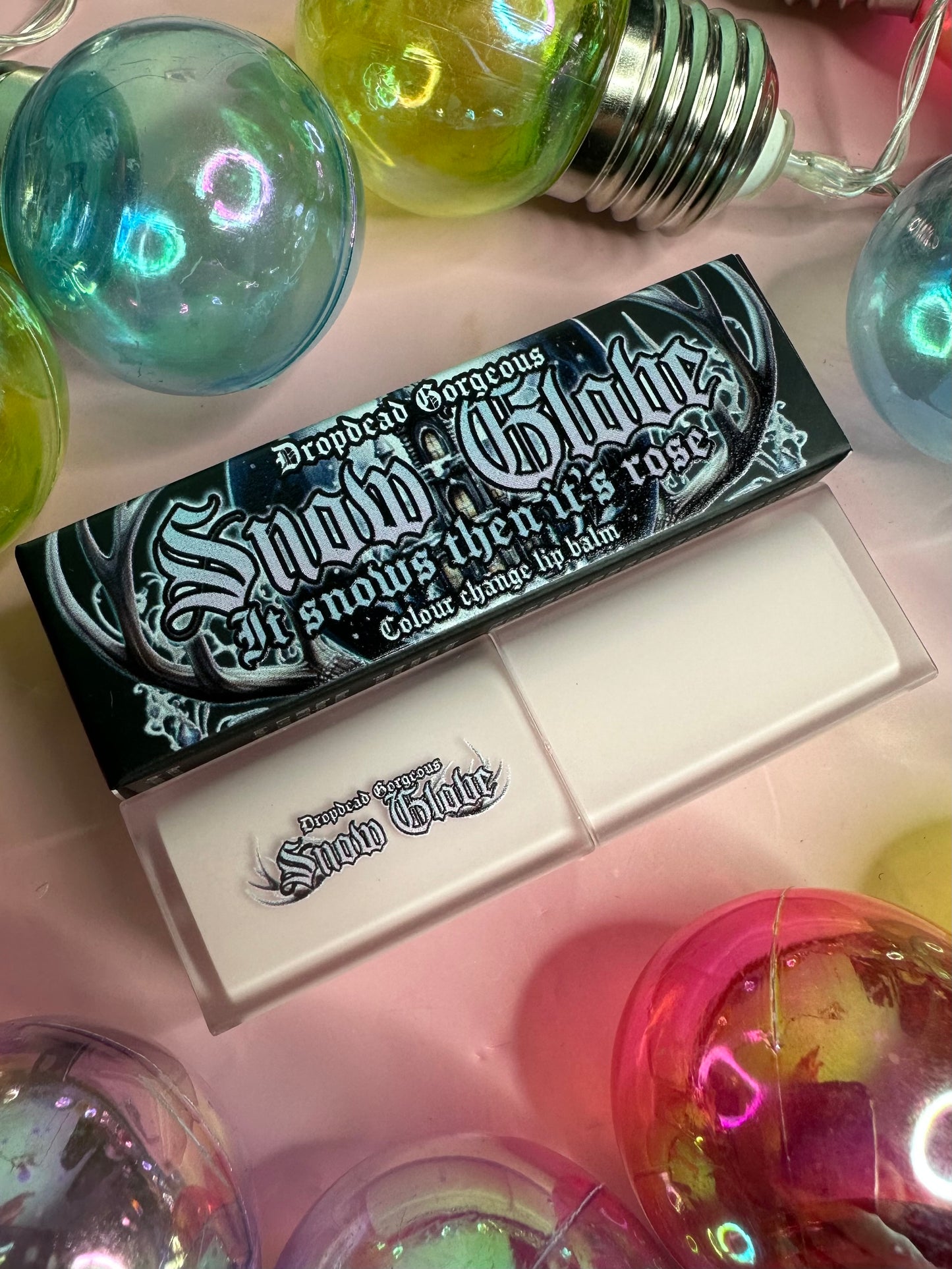IT SNOWS - Snow globe colour change balm