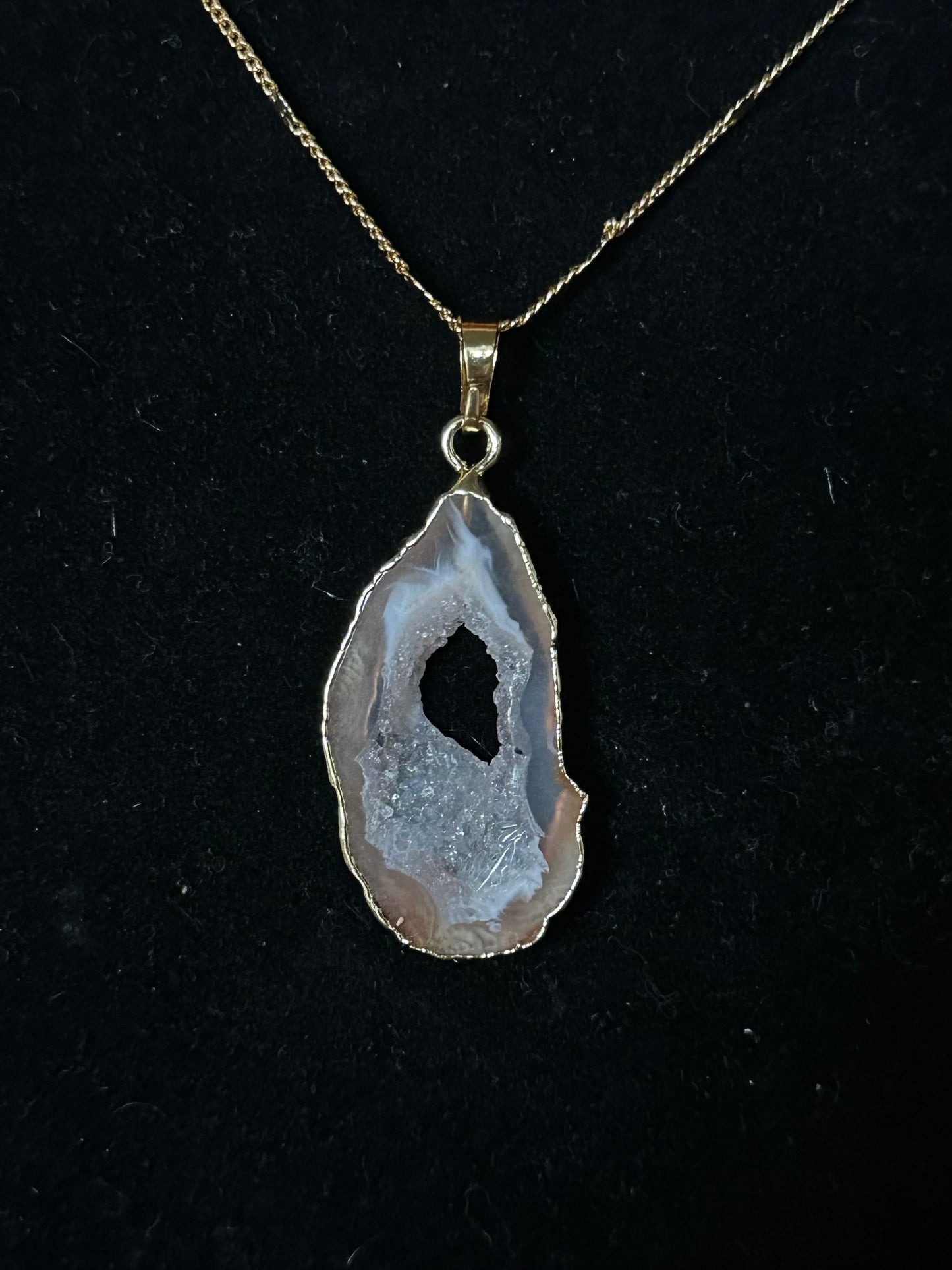 DRUZY AGATE GEODE NECKLACE