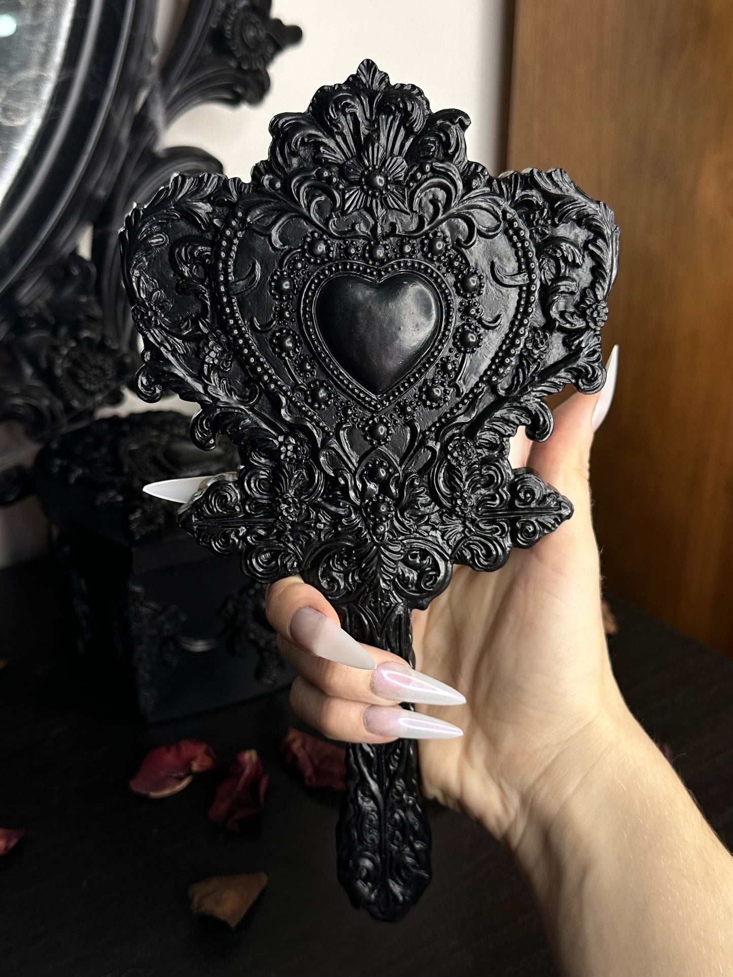 VANITY VALENTINE - Gothic hand mirror