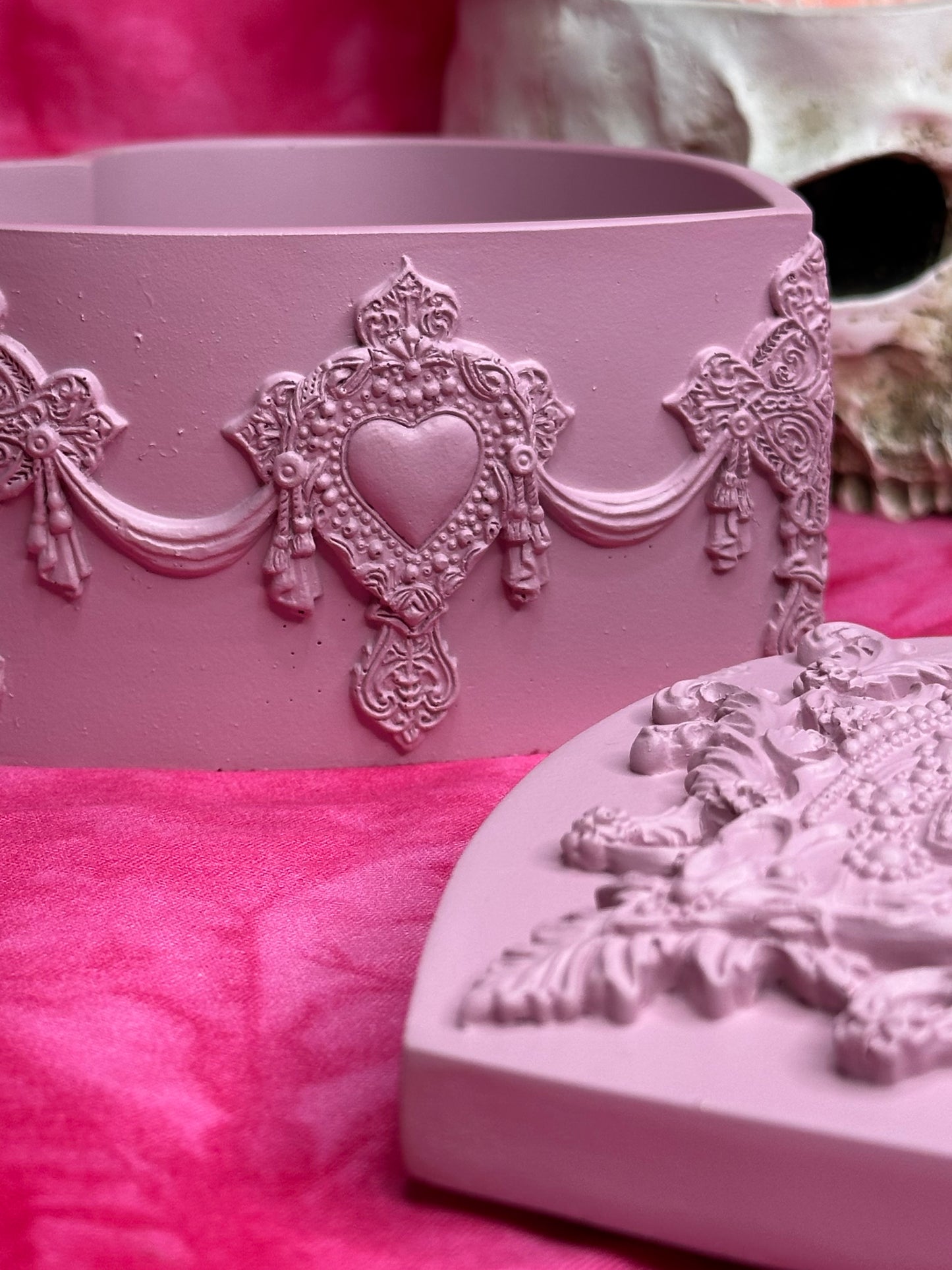 VANITY ROSA ROUGE - Heart Shaped Box