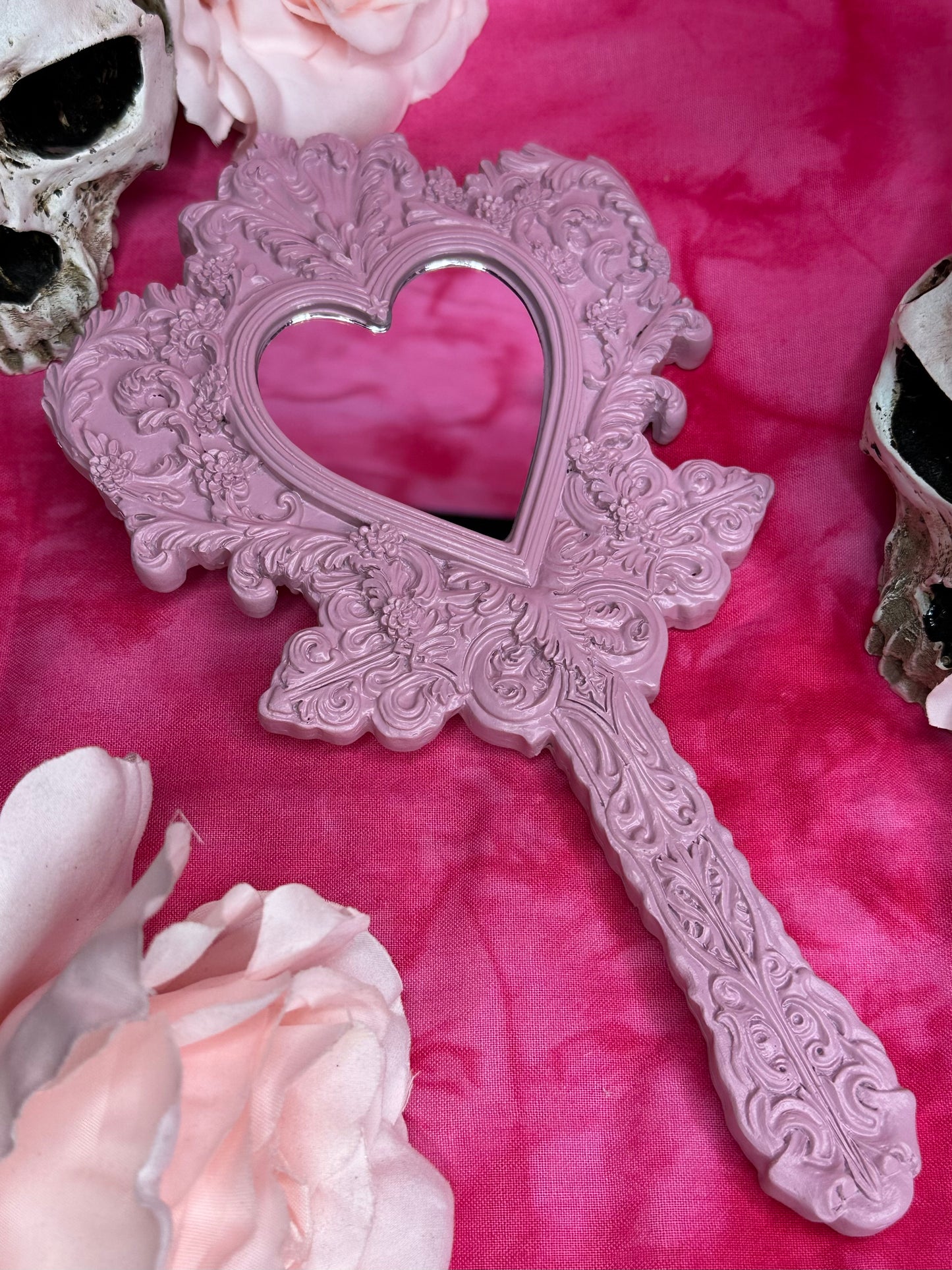 VANITY ROSA ROUGE - Heart Shaped Mirror