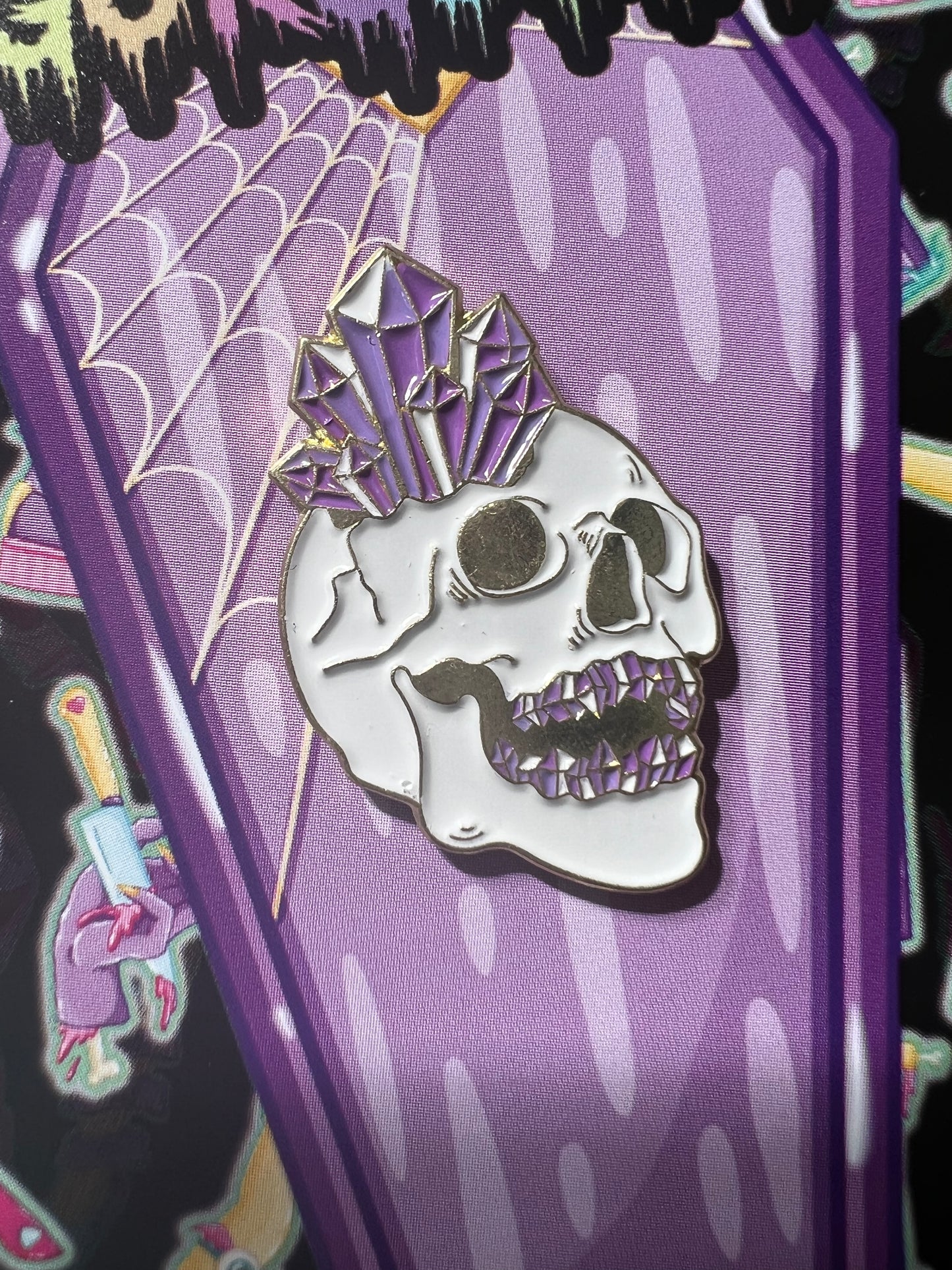 CRYSTAL CRANIUM - Enamel Pin