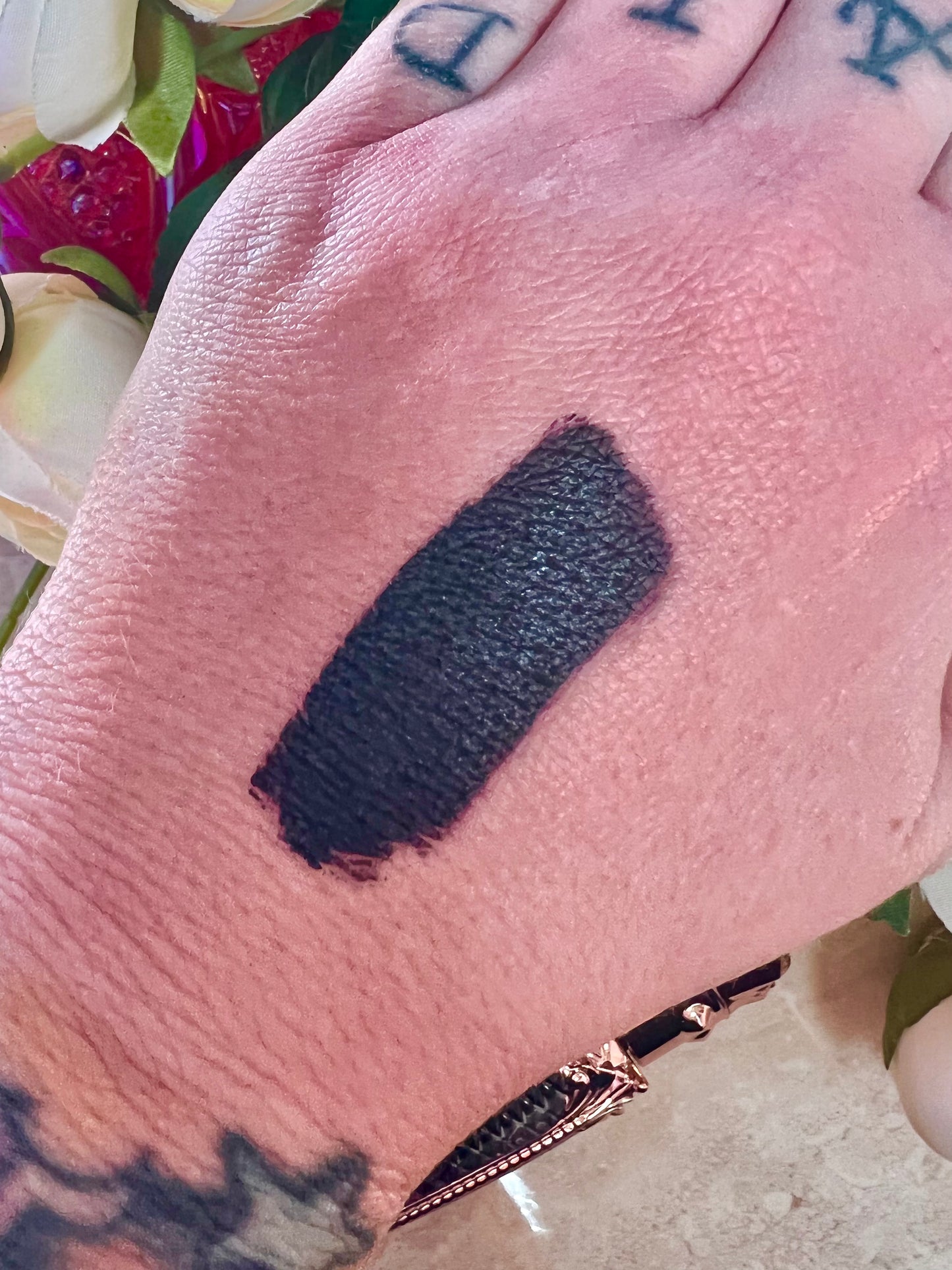 EGGPLANT - Liquid luxe Velvet lipstick