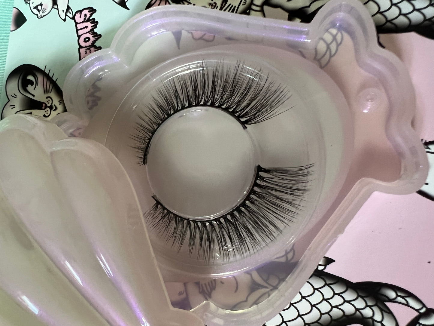 BEACH, PLEASE - Pearl False Eyelash Set