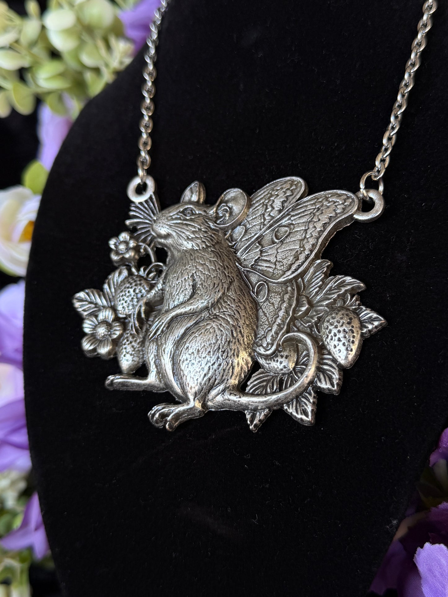 ATLAS RATTACUS - Fairy Rat Mother of Hades Necklace