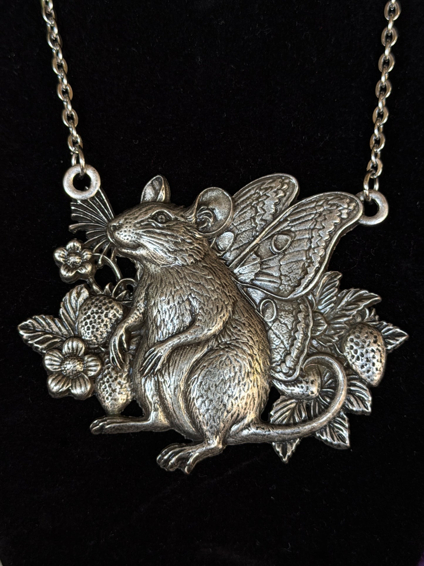 ATLAS RATTACUS - Fairy Rat Mother of Hades Necklace