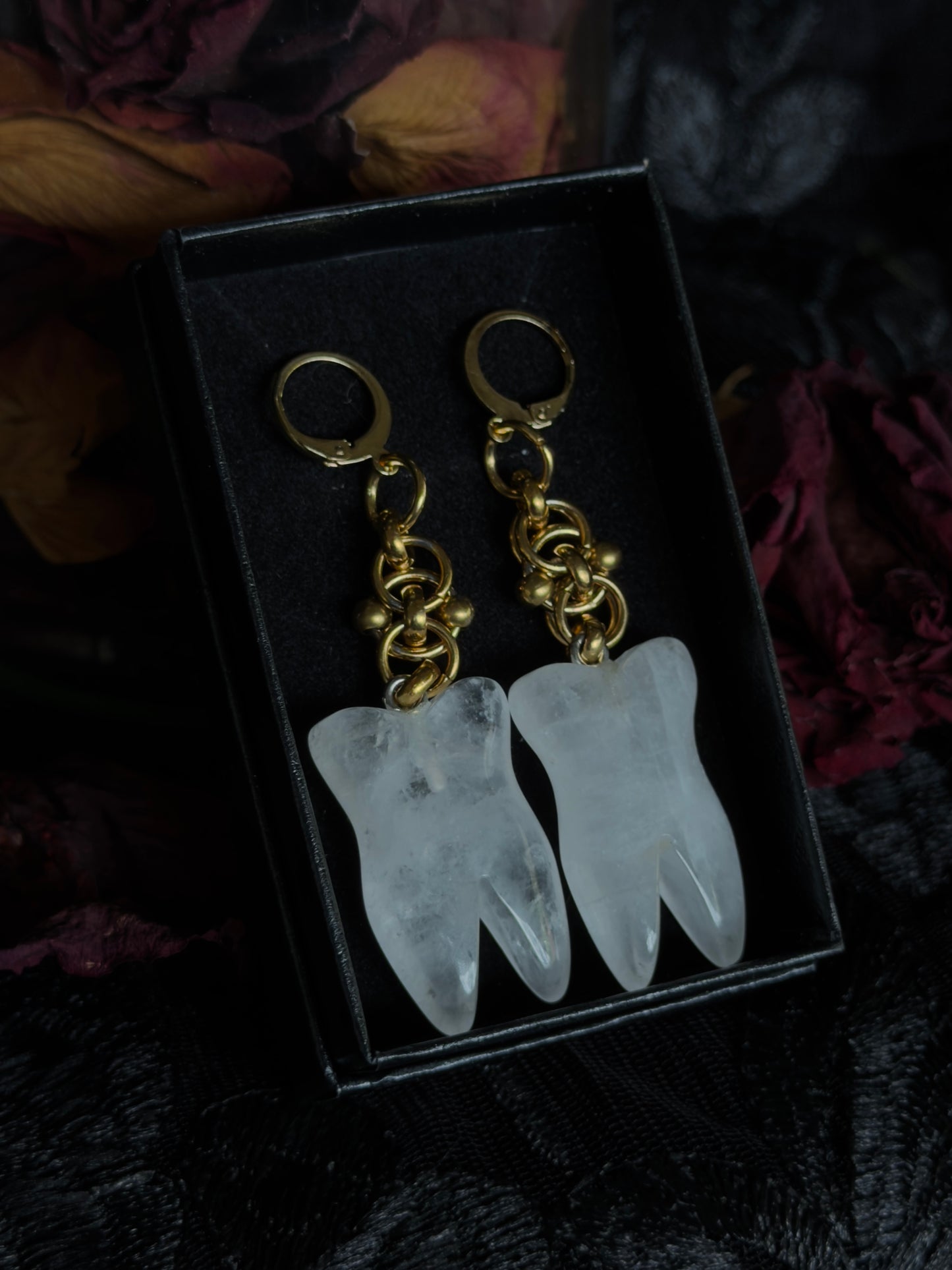 PIECE OFFERINGS - Teeth Pendant Ear Hanger