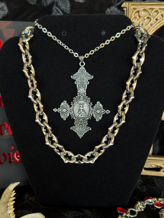 THE CHAIN - Mother of Hades Spiked Chain