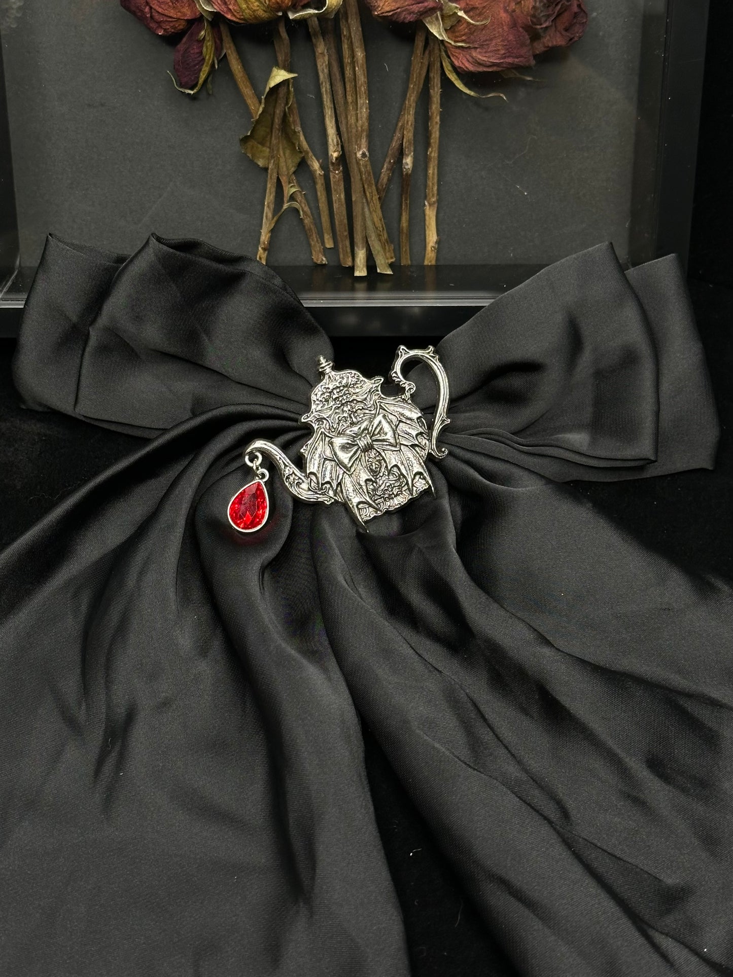 TEA PARTY - Mother of Hades Romantacy Bow & Brooch