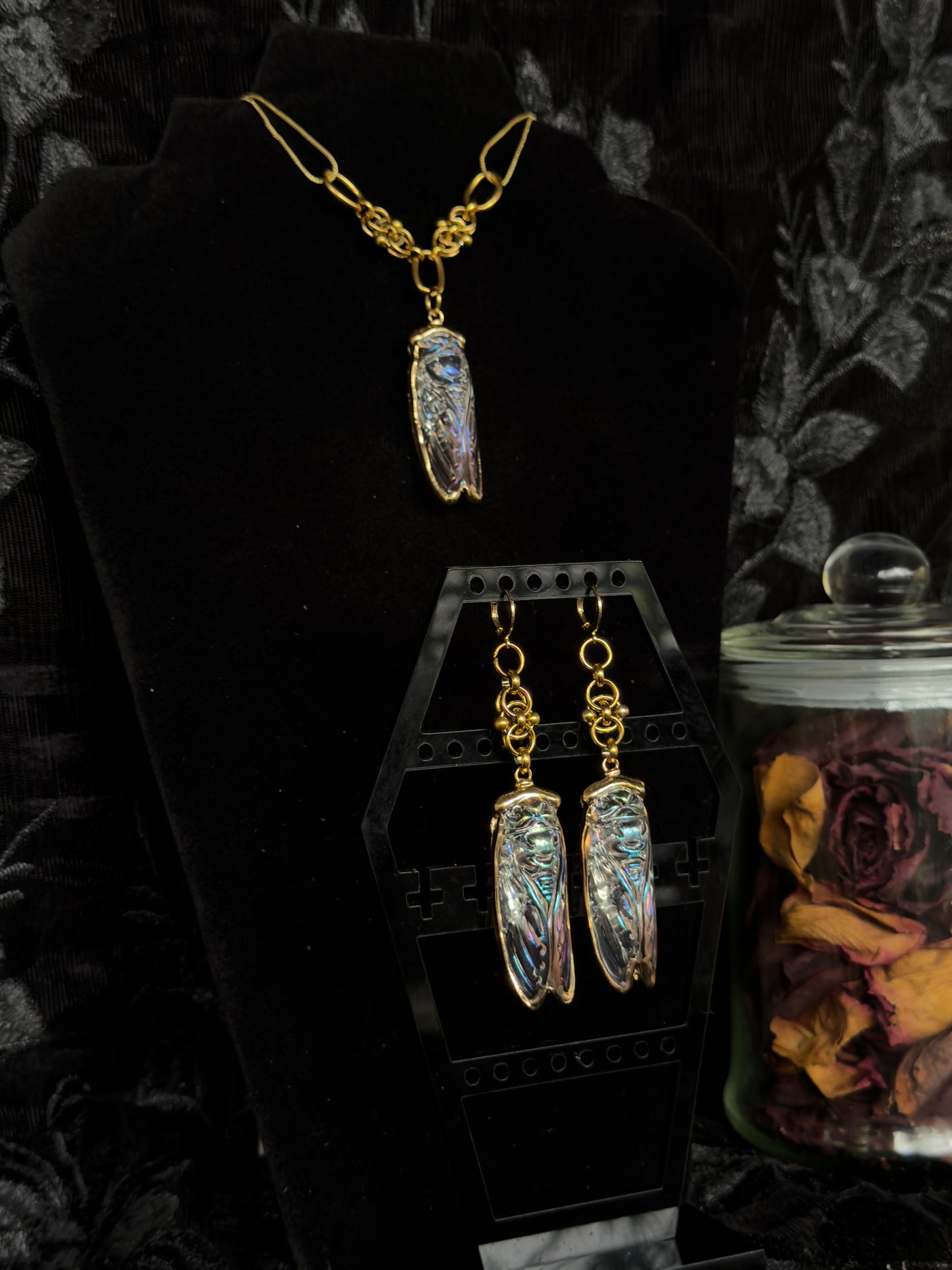 AURA SHELL - Iridescent Glass Cicada Necklace
