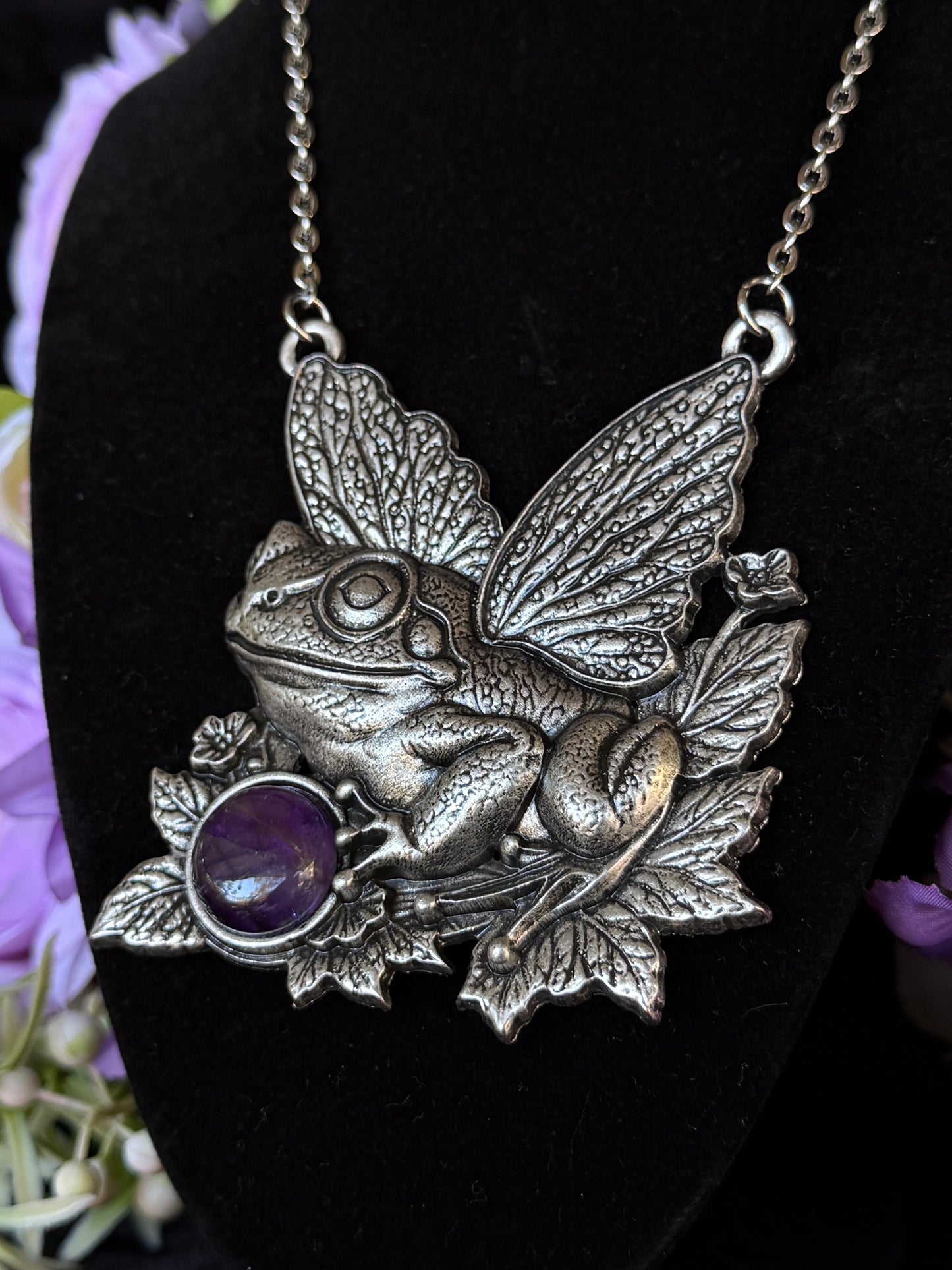 FAIRY FROG - Mother of Hades Amphibian Necklace with Amethyst