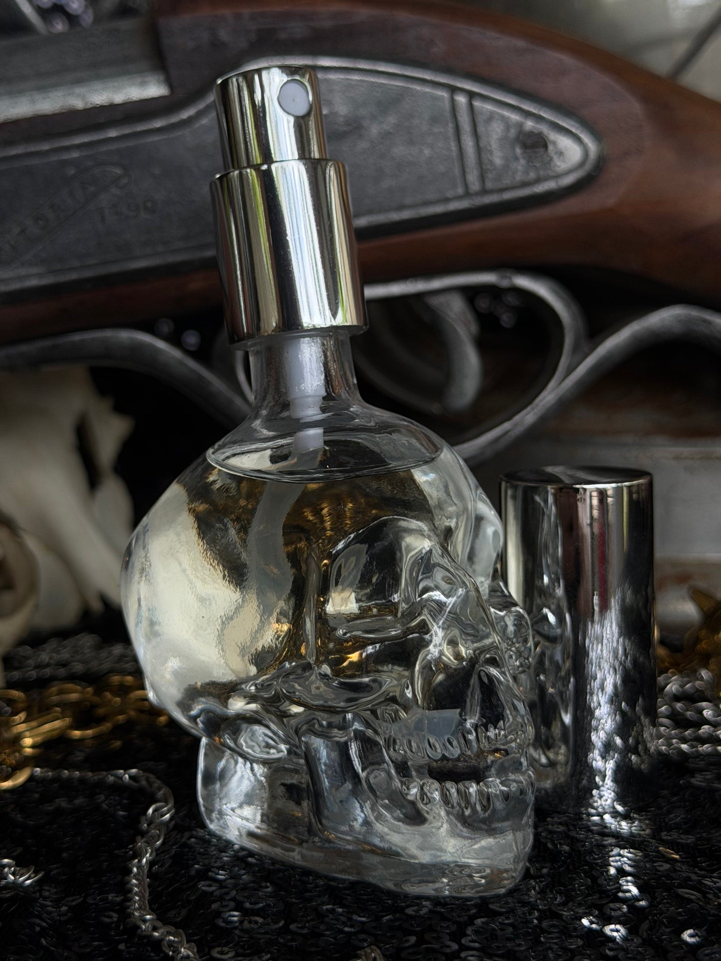 VAN HELSING - Mother of Hades Skull Perfume