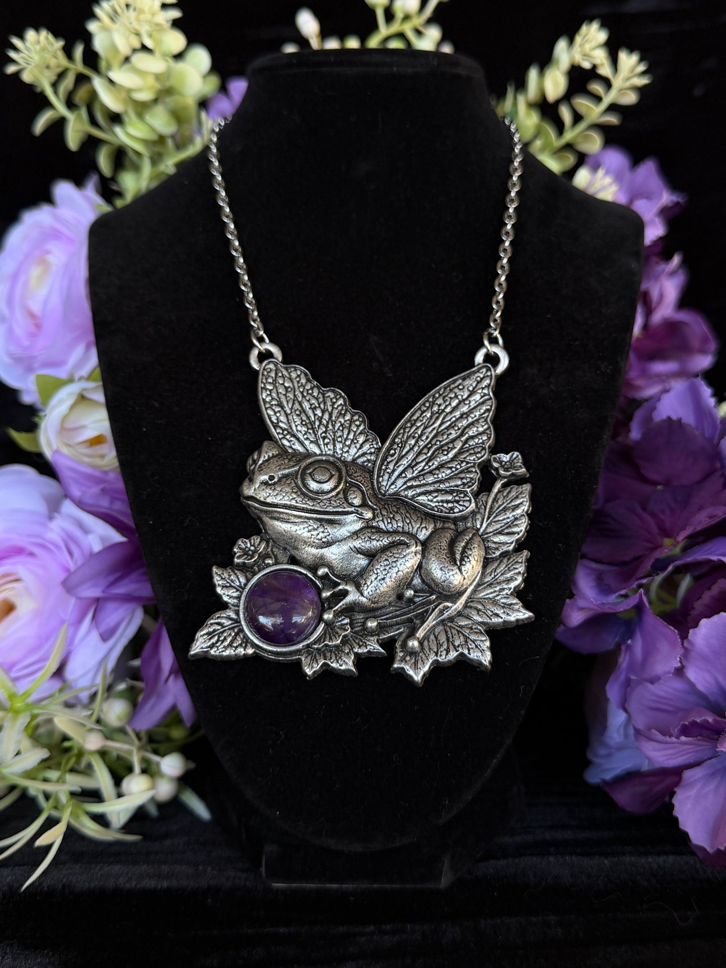 FAIRY FROG - Mother of Hades Amphibian Necklace with Amethyst