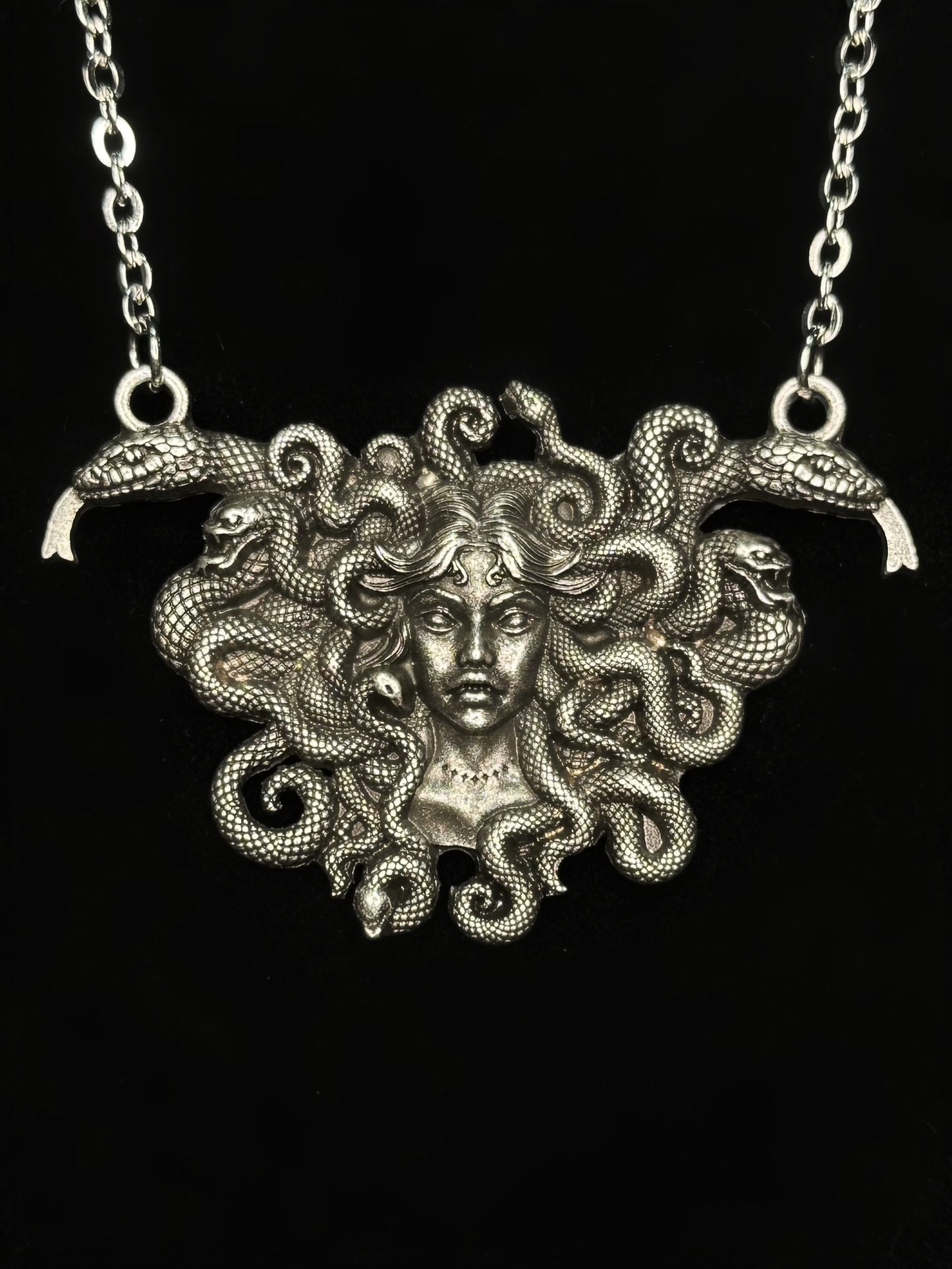 MEDUSA - Mother of Hades X Vampire Freaks pt. ii Cast Necklace