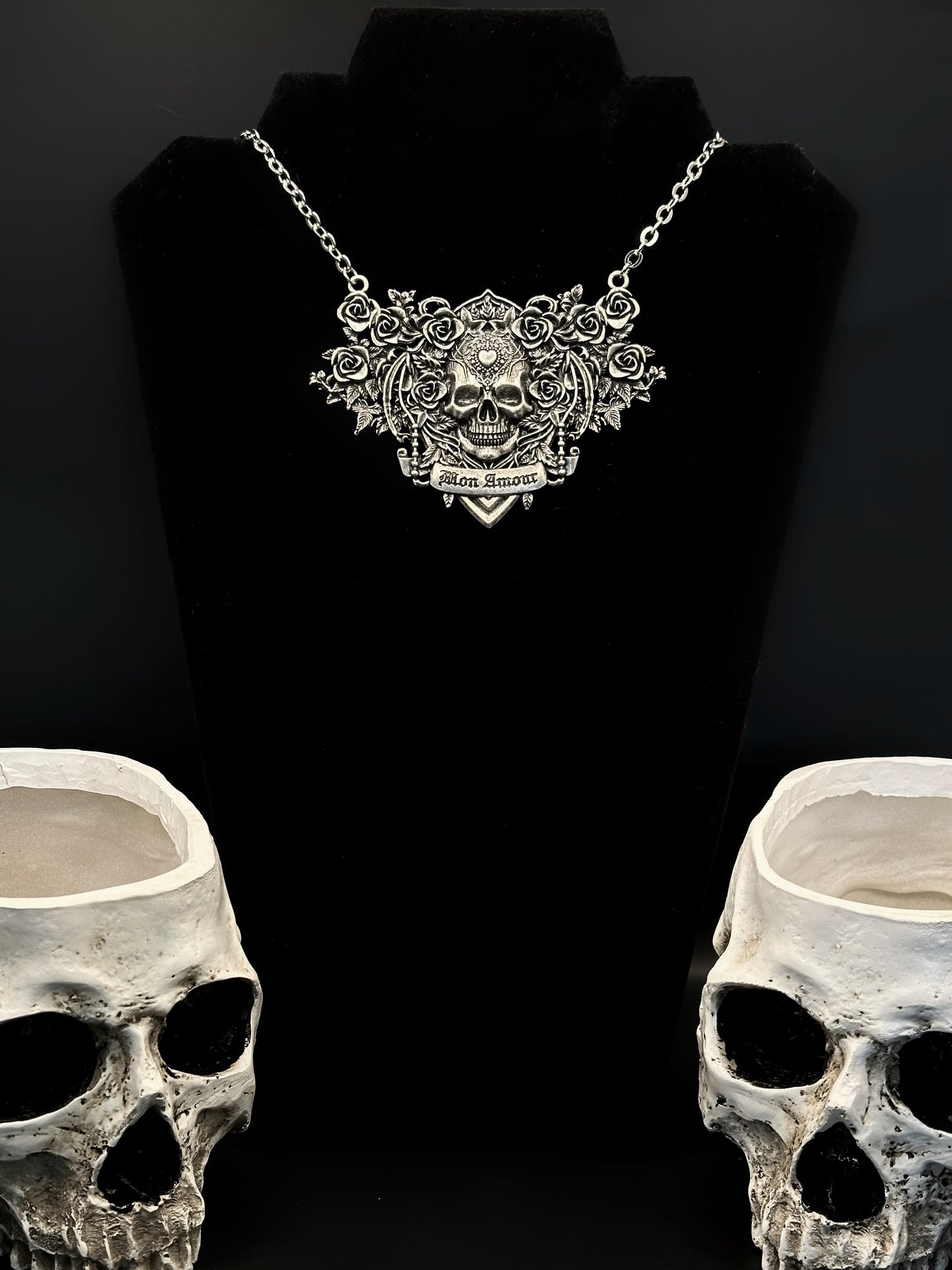 MON AMOUR - cast alloy necklace