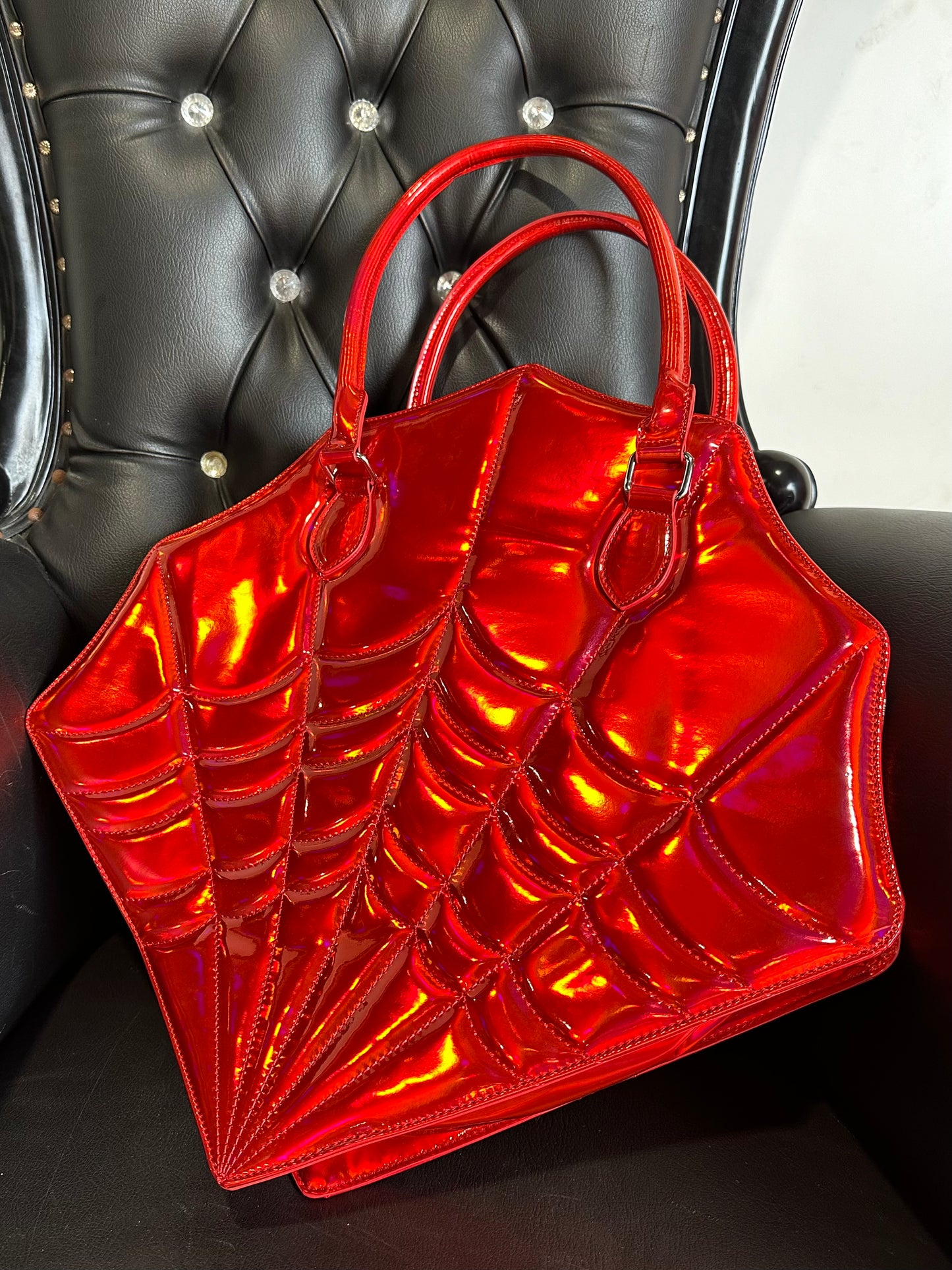 BLACK WIDOW  - Mother Of Hades Shoulder Bag (red)