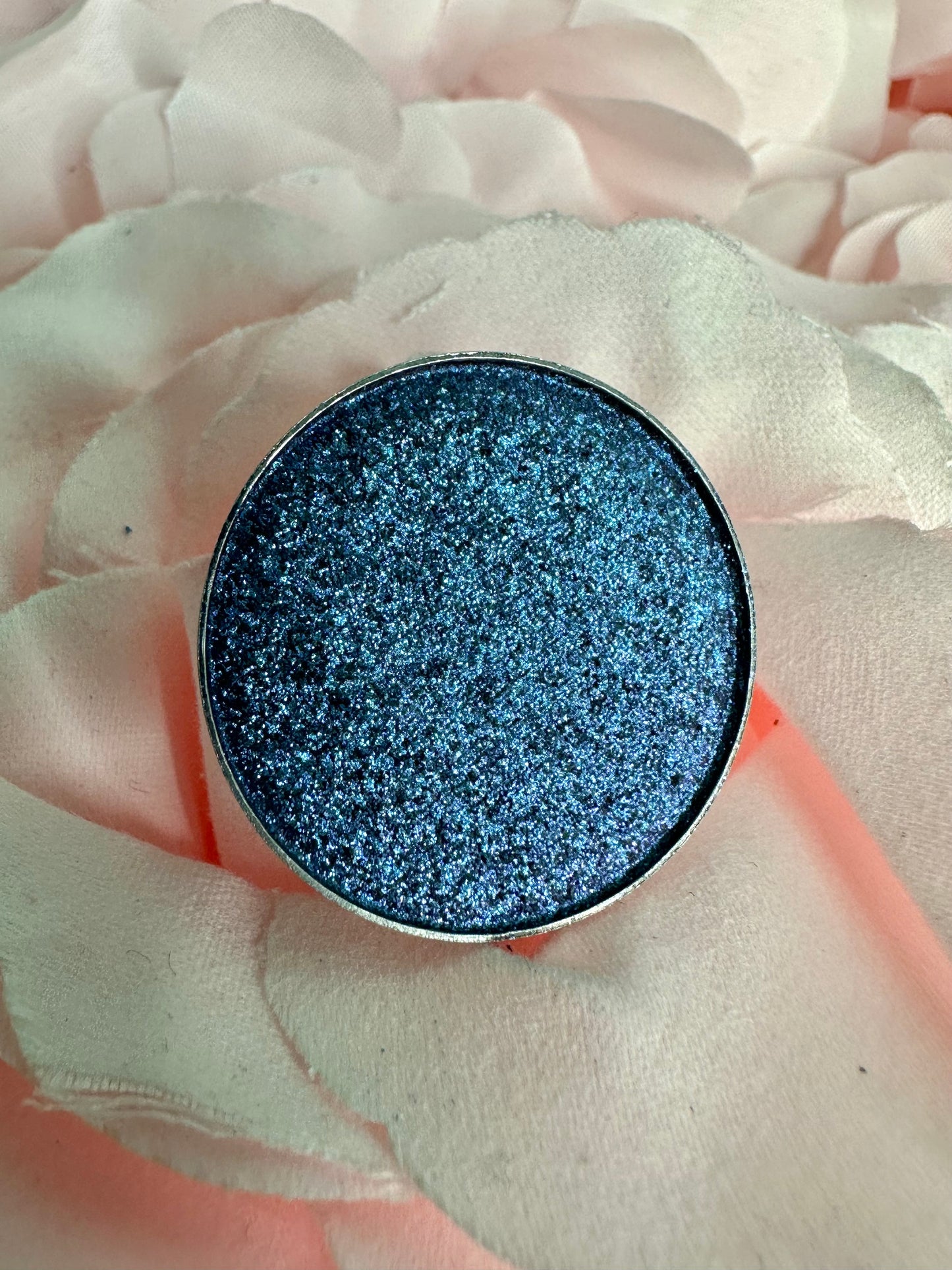 D68 ABYSS - Iridescent pressed pigment refill pan