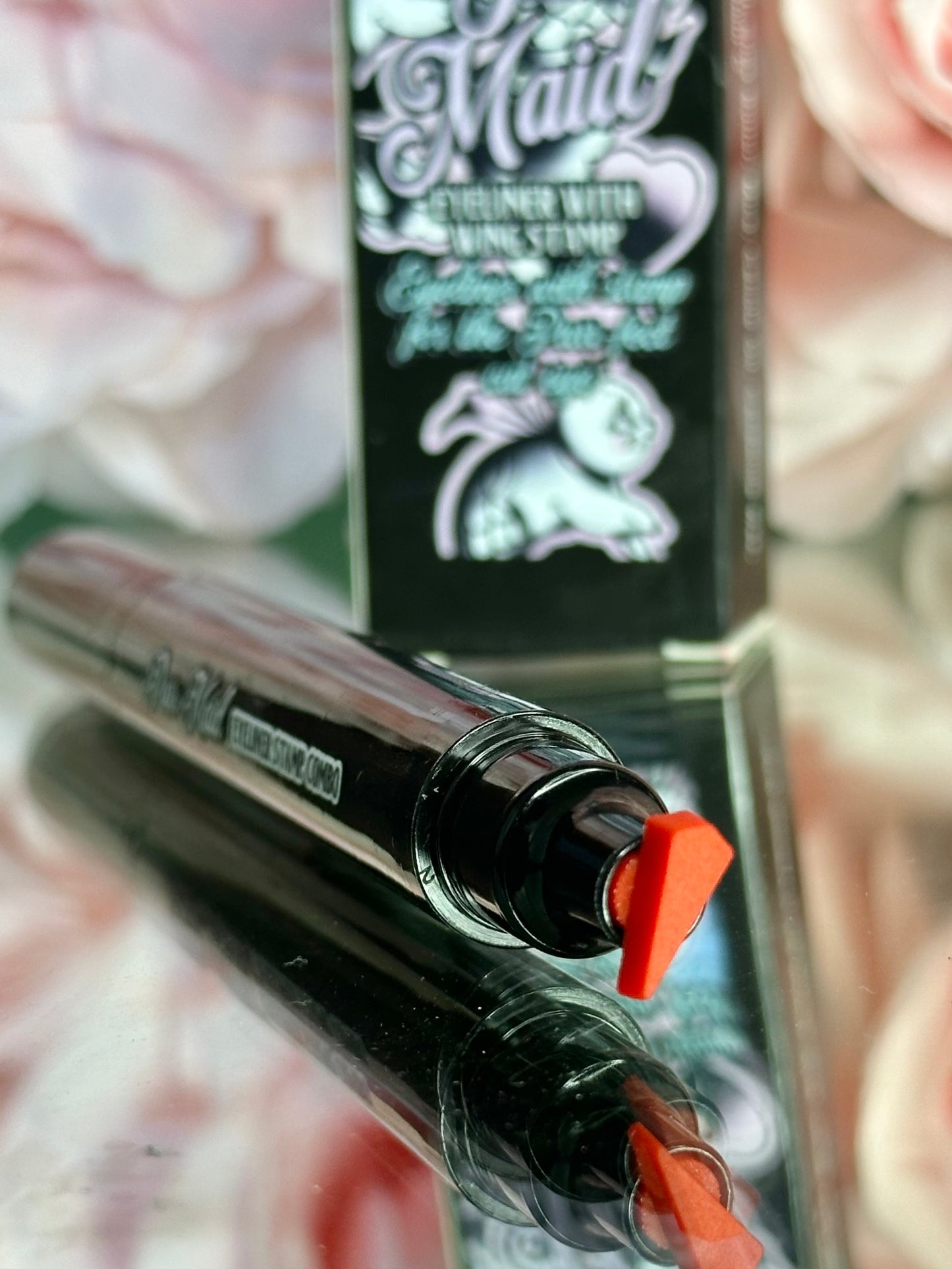 PURRMAID RED - Eyeliner stamp with liquid liner