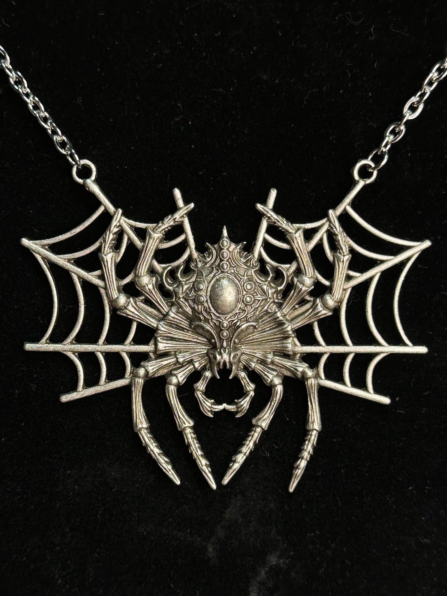 ARACHNOPHOBIA - Mother of Hades Necklace