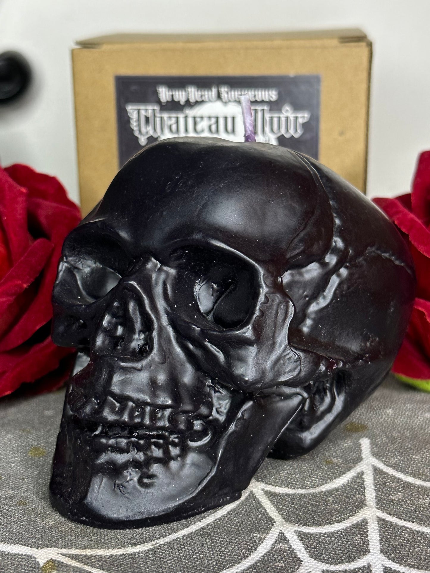 Chateau Noir Skull Candle